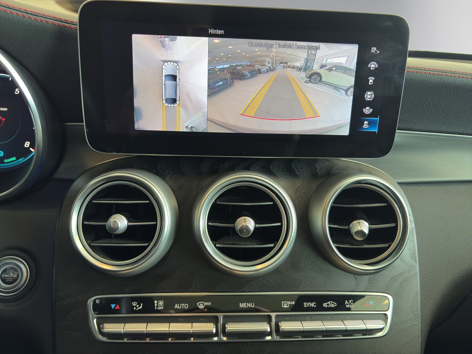 MERCEDES-BENZ GLC 200 AMG Line 4Matic 9G-Tronic-image-14