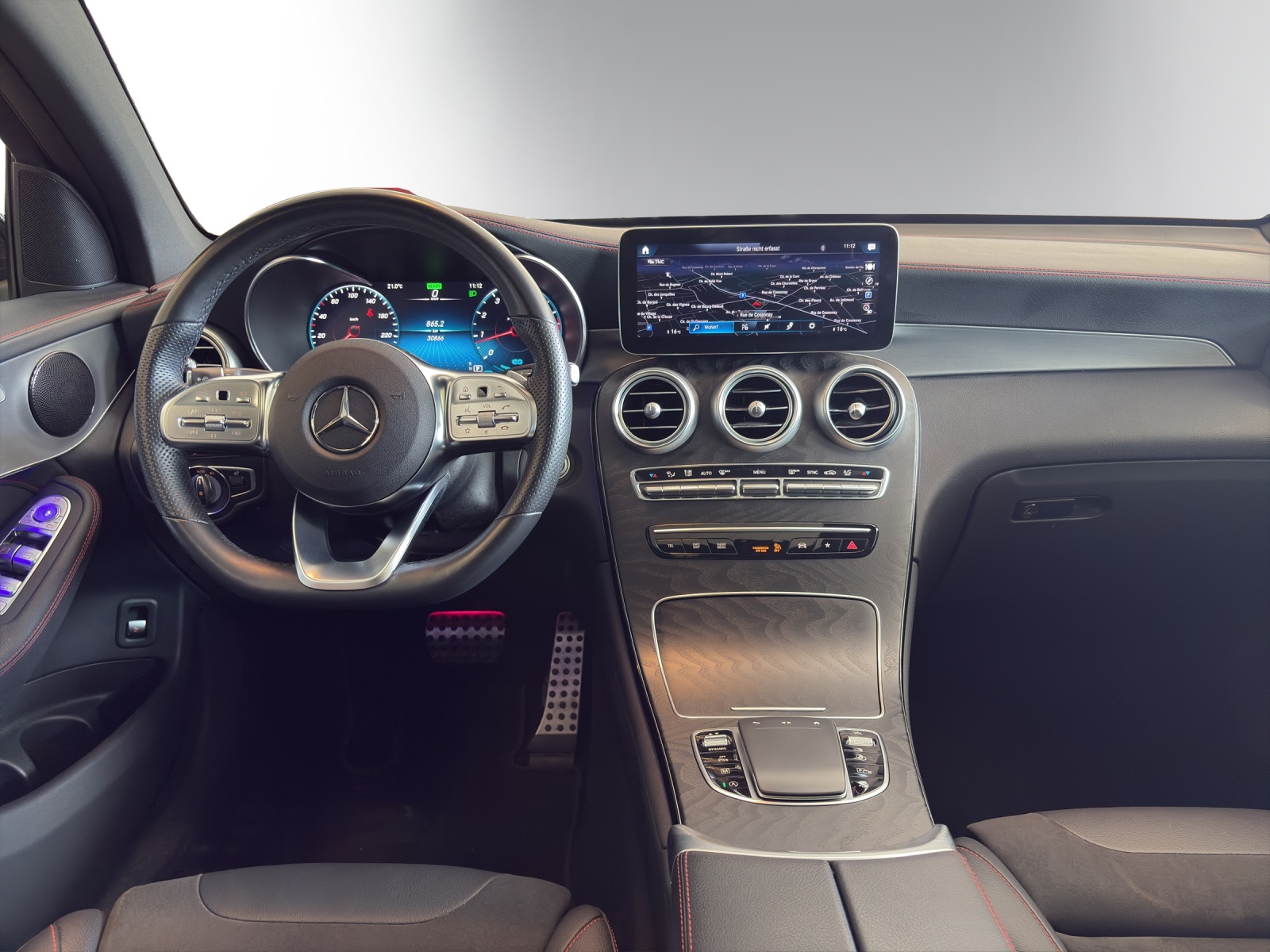 MERCEDES-BENZ GLC 200 AMG Line 4Matic 9G-Tronic-image-11