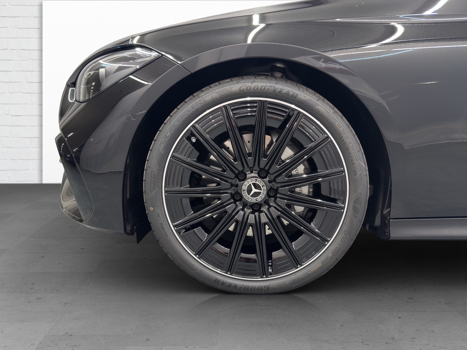 MERCEDES-BENZ CLE 200 AMG Line 4Matic Coupé-image-5