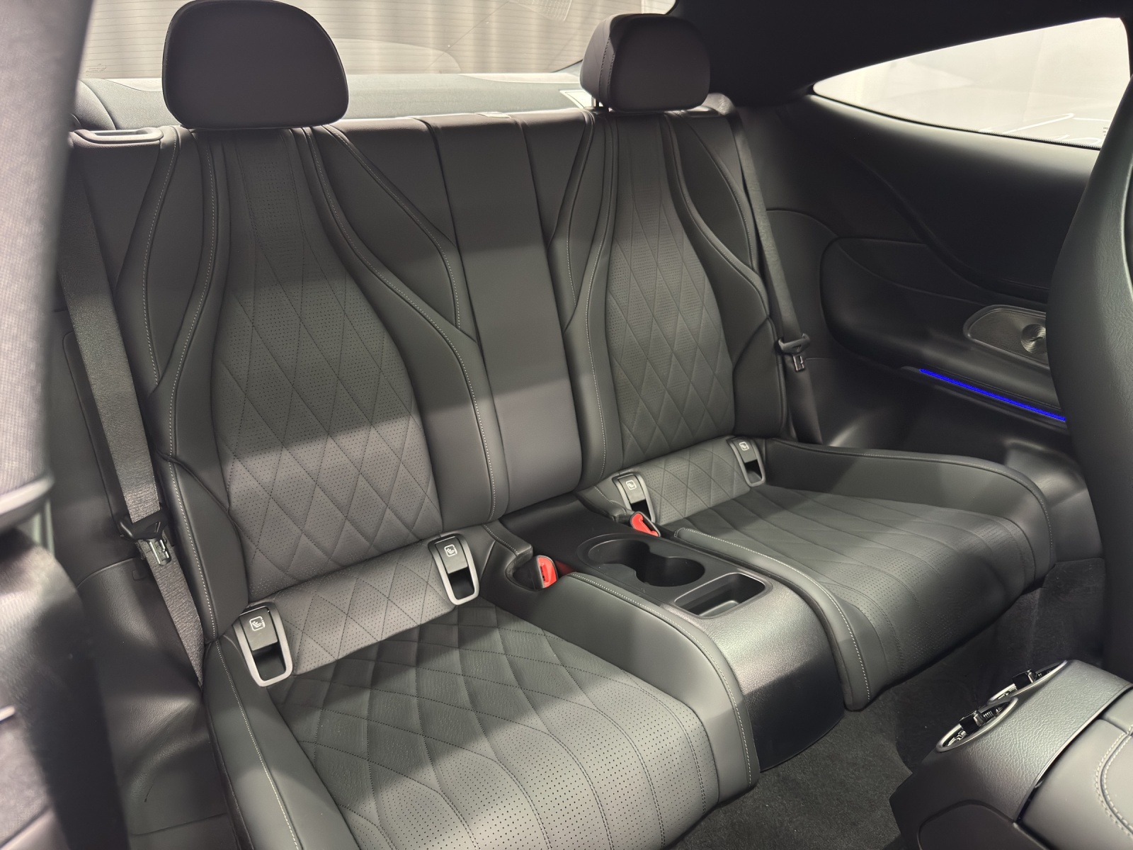 MERCEDES-BENZ CLE 200 AMG Line 4Matic Coupé-image-9
