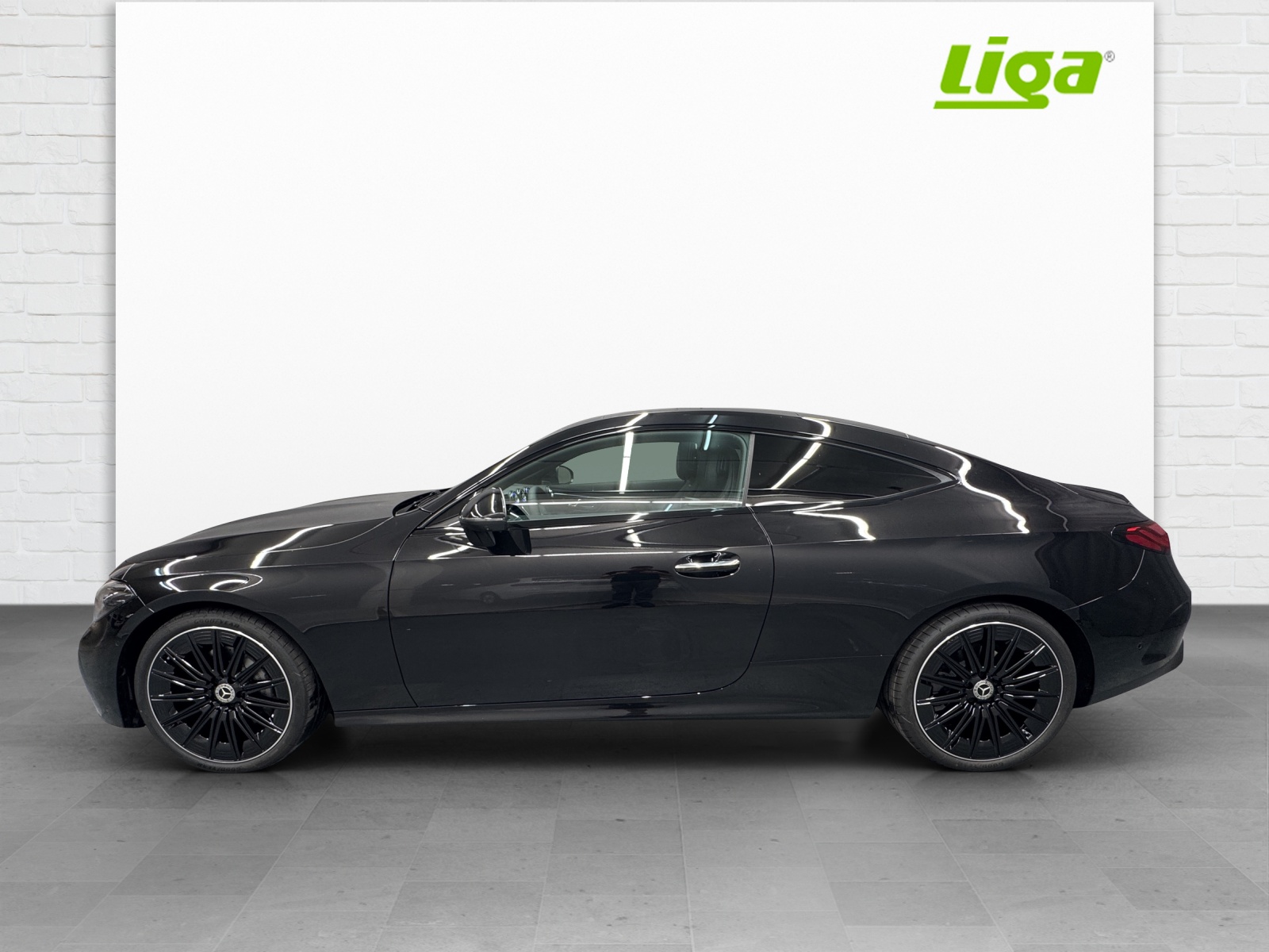 MERCEDES-BENZ CLE 200 AMG Line 4Matic Coupé-showroom-element-2