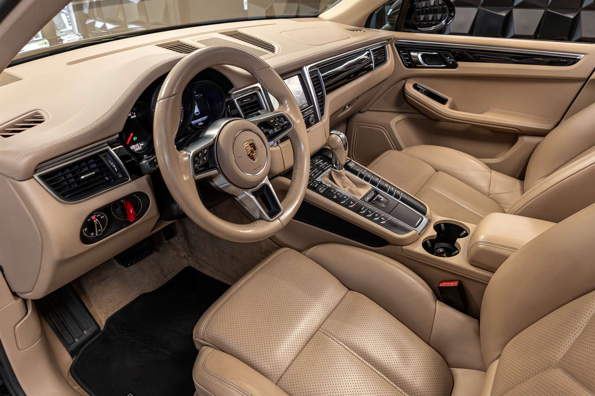 PORSCHE Macan S PDK-image-13