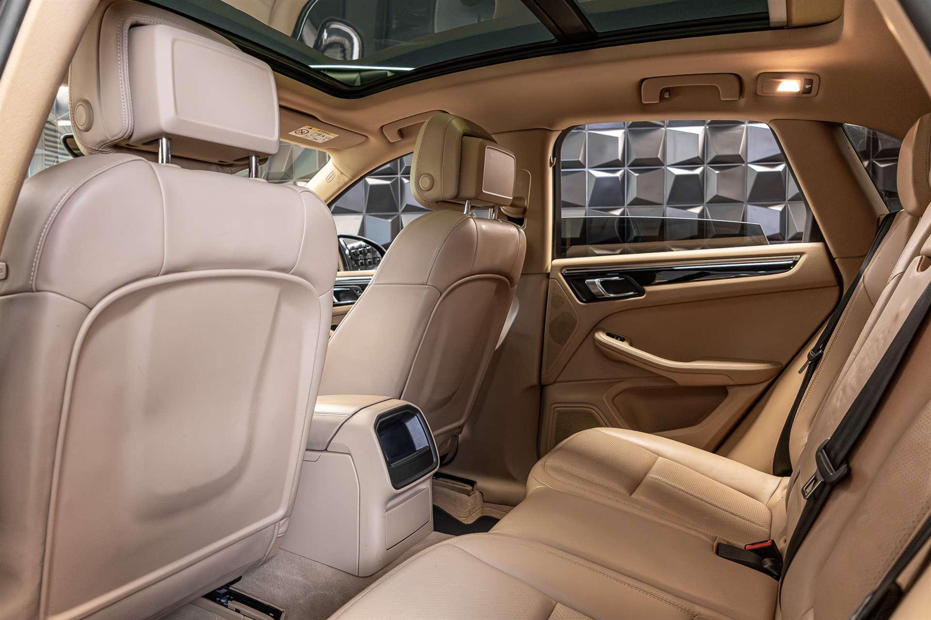PORSCHE Macan S PDK-image-21