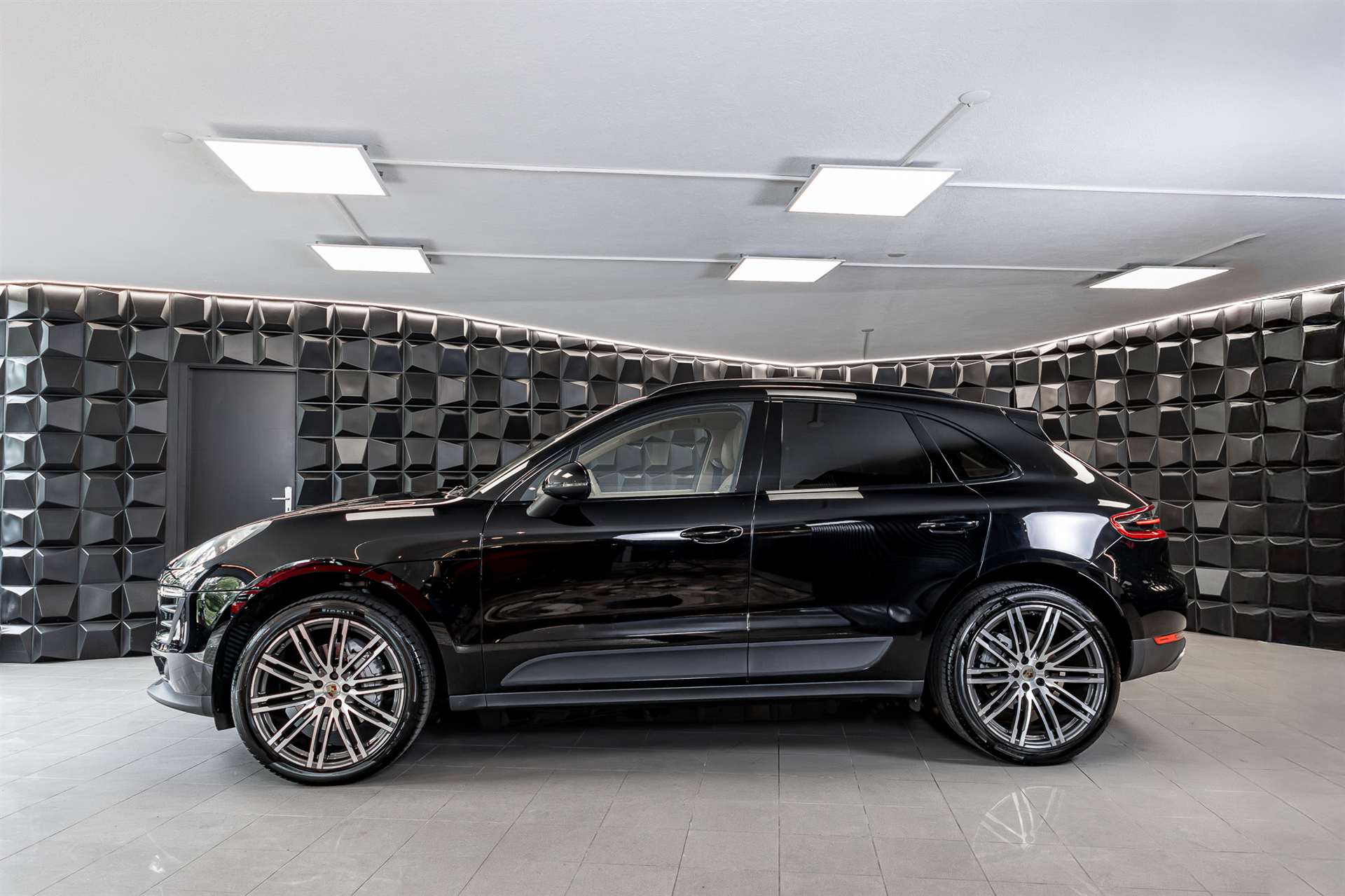 PORSCHE Macan S PDK-image-1