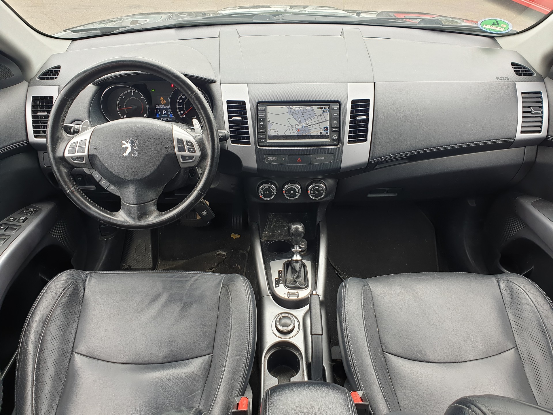 PEUGEOT 4007 2.2 HDi Dynamic DCS6-image-6
