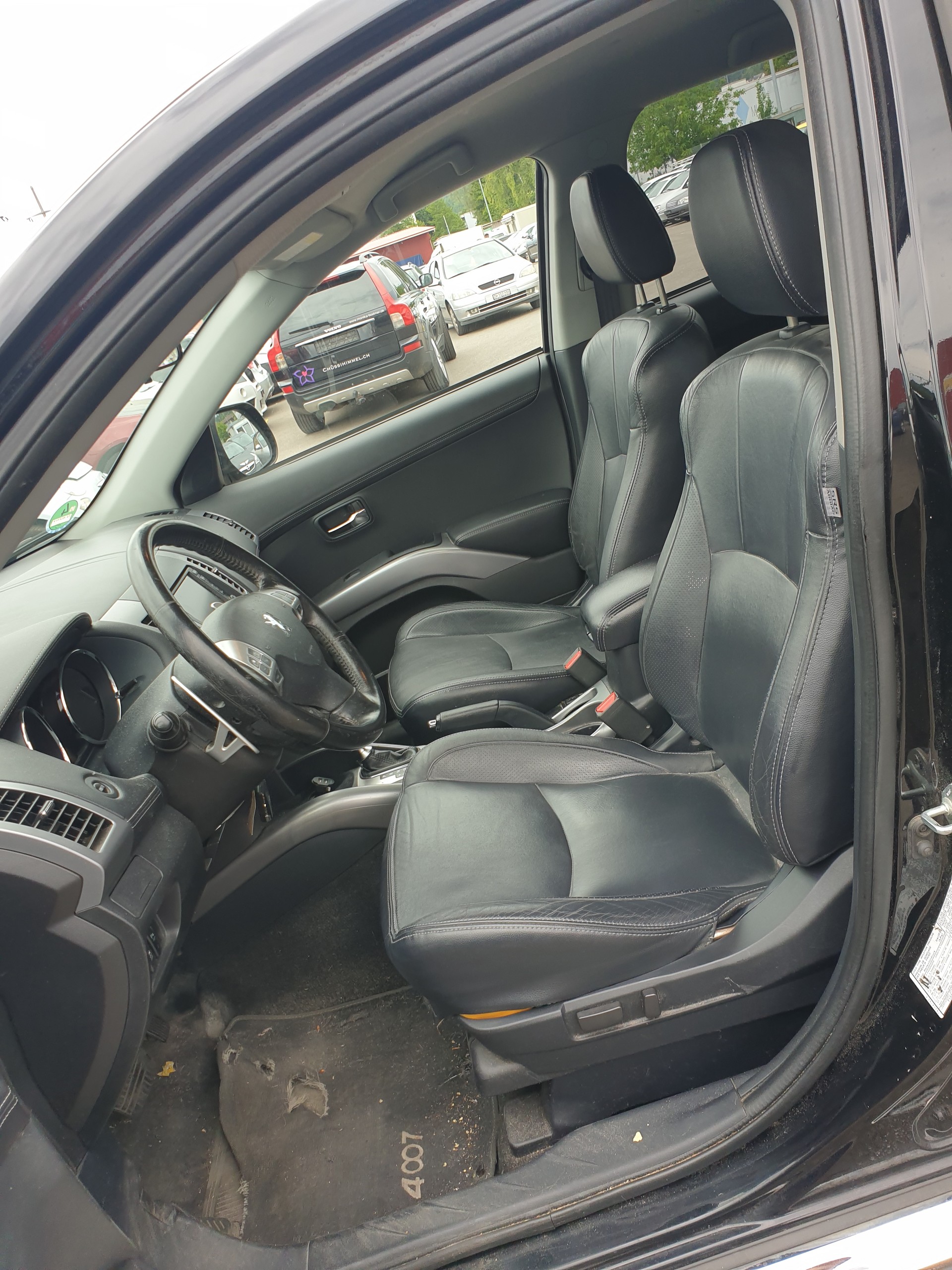 PEUGEOT 4007 2.2 HDi Dynamic DCS6-image-9