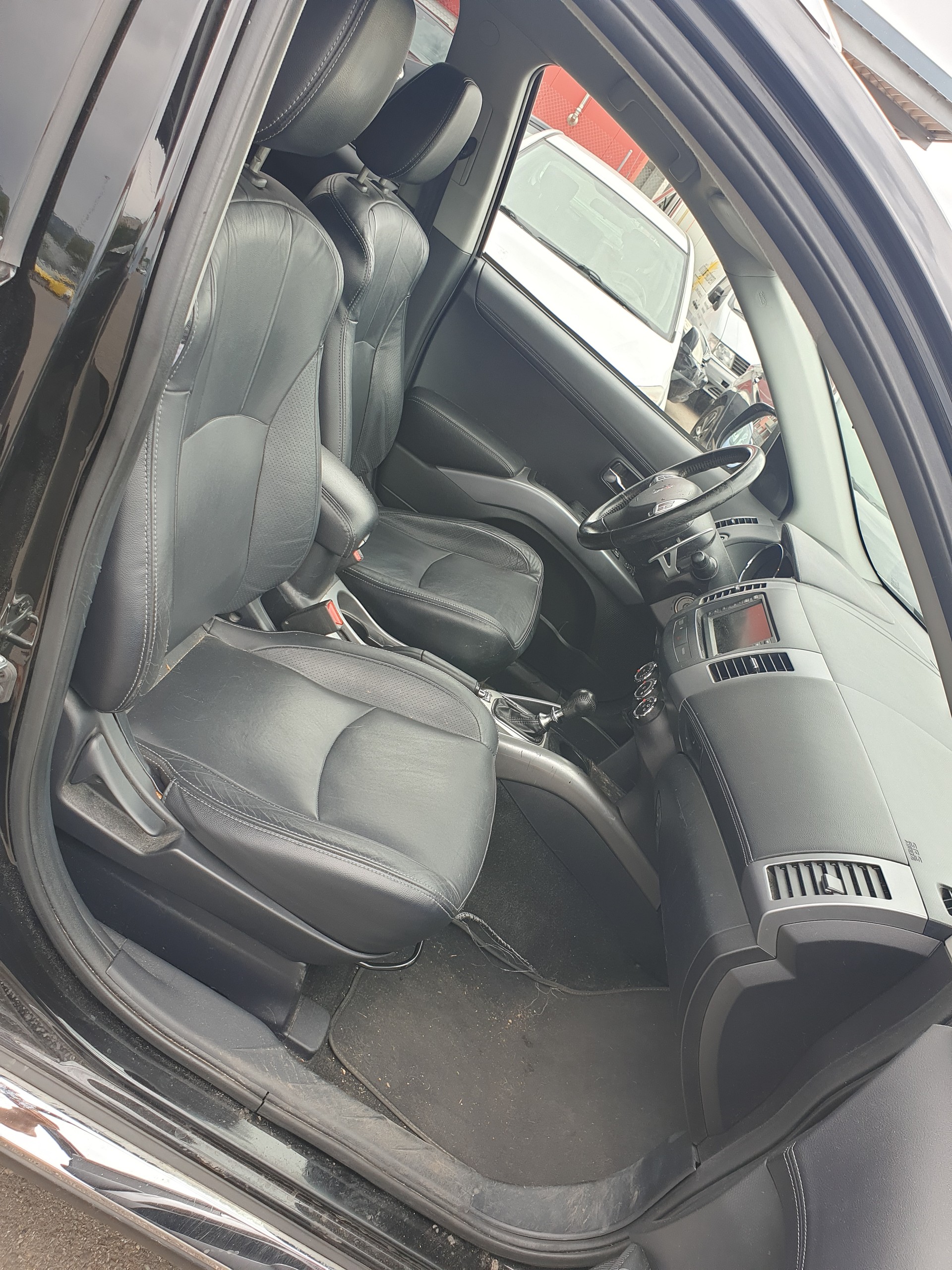 PEUGEOT 4007 2.2 HDi Dynamic DCS6-image-12