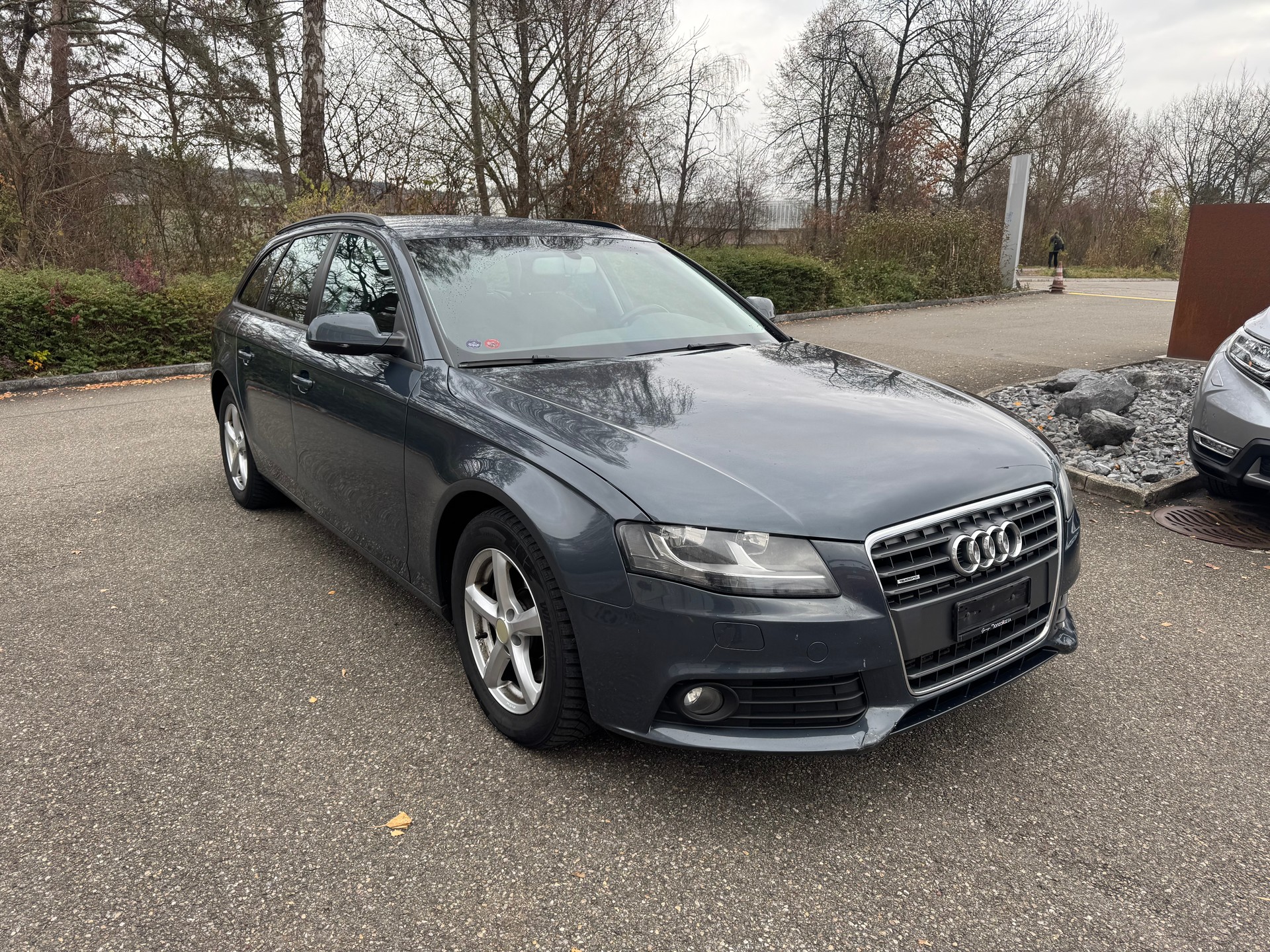 AUDI A4 Avant 1.8 TFSI quattro-image-2