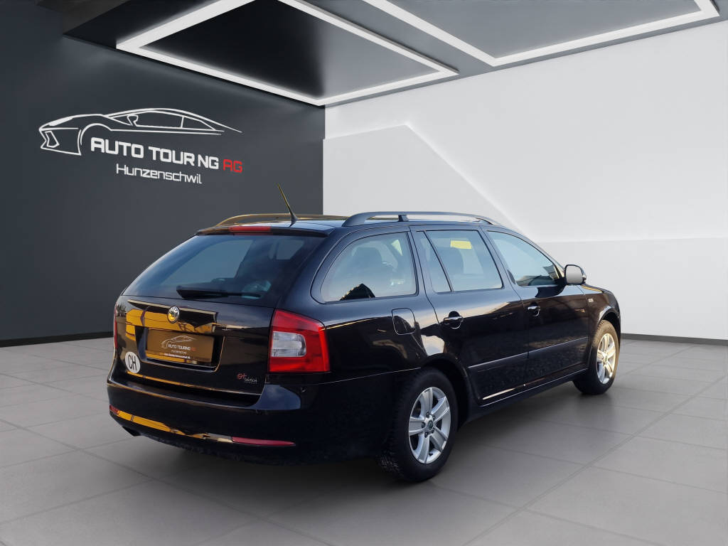 SKODA Octavia Combi 1.8 T-FSI Ambition DSG-image-2