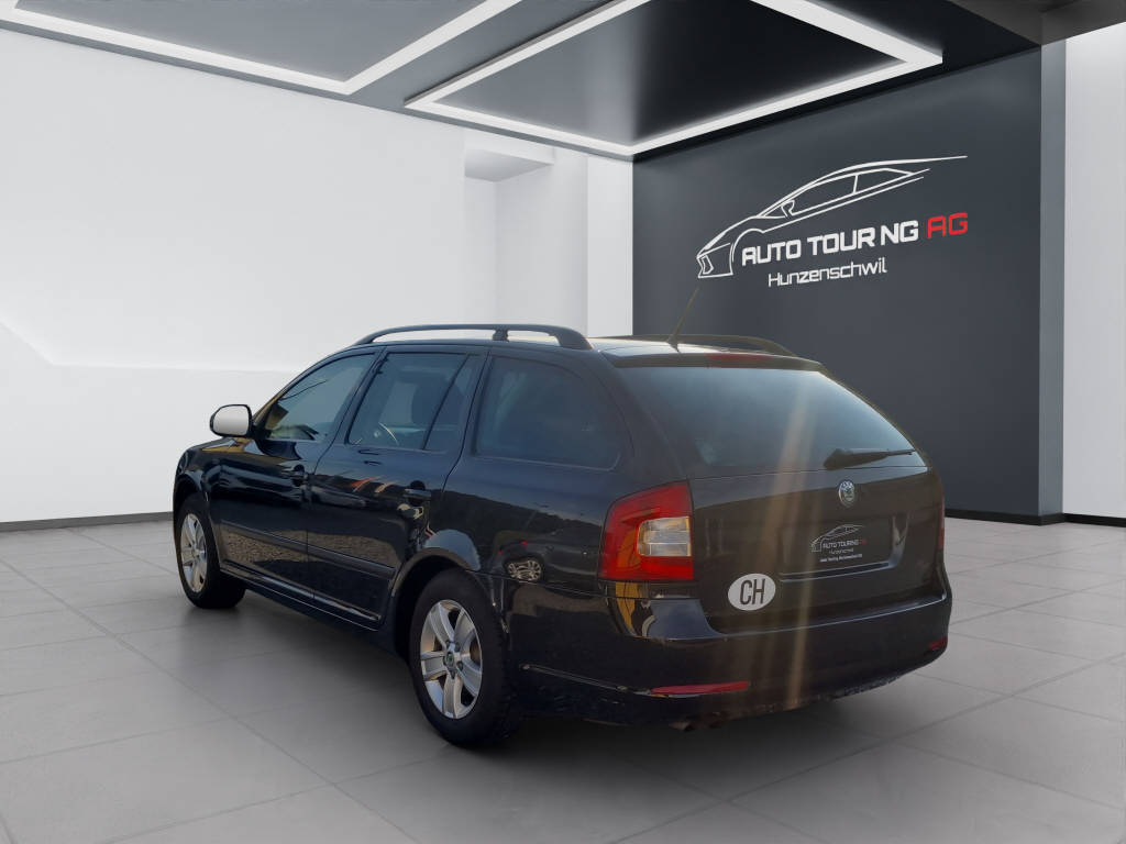 SKODA Octavia Combi 1.8 T-FSI Ambition DSG-image-4