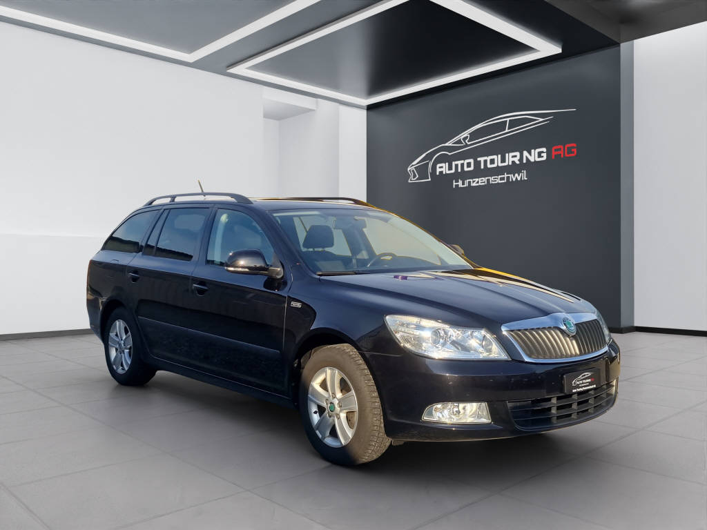 SKODA Octavia Combi 1.8 T-FSI Ambition DSG-image-0