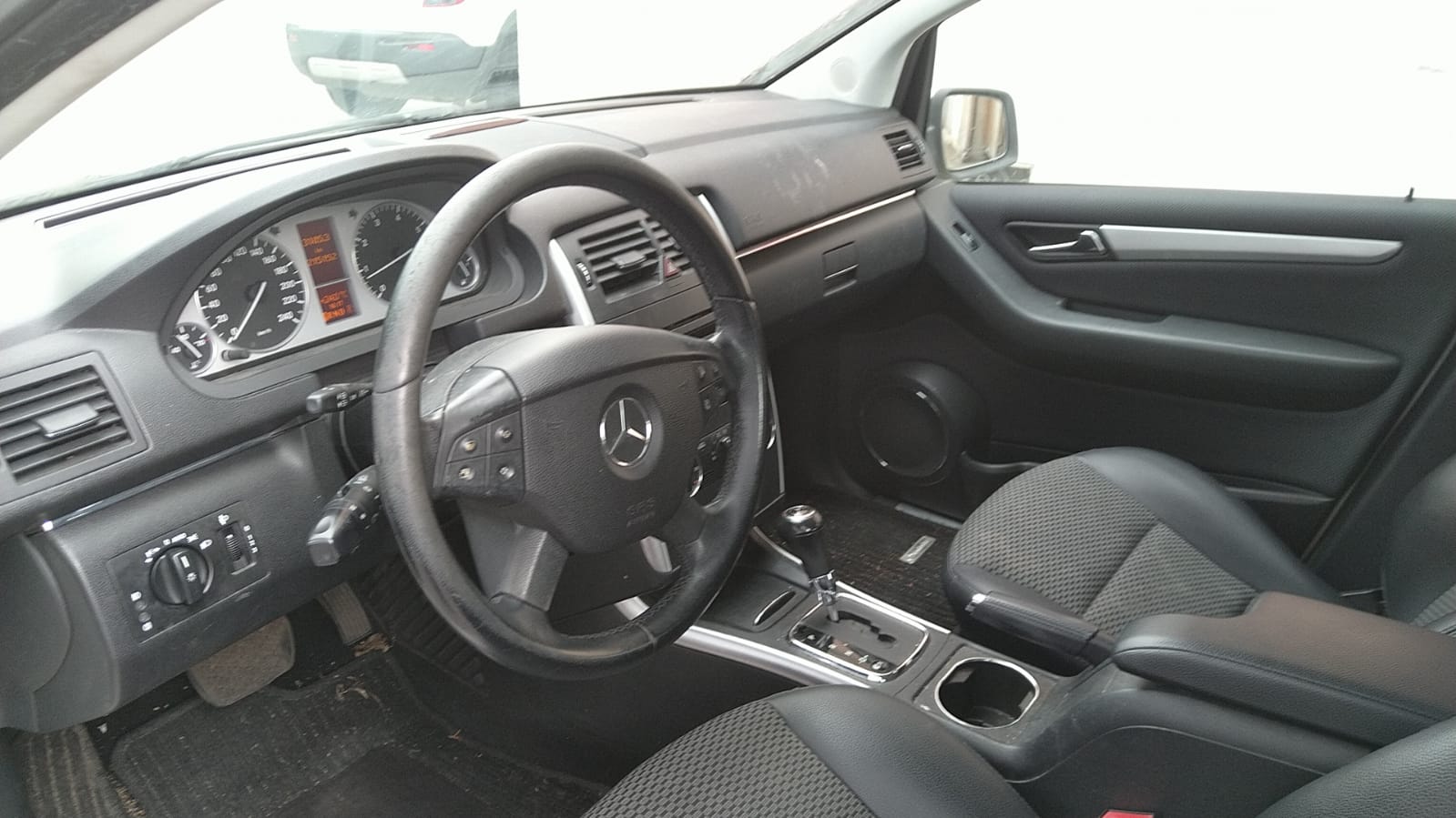MERCEDES-BENZ B 180 (170) NGT BlueEfficiency Autotronic-image-5
