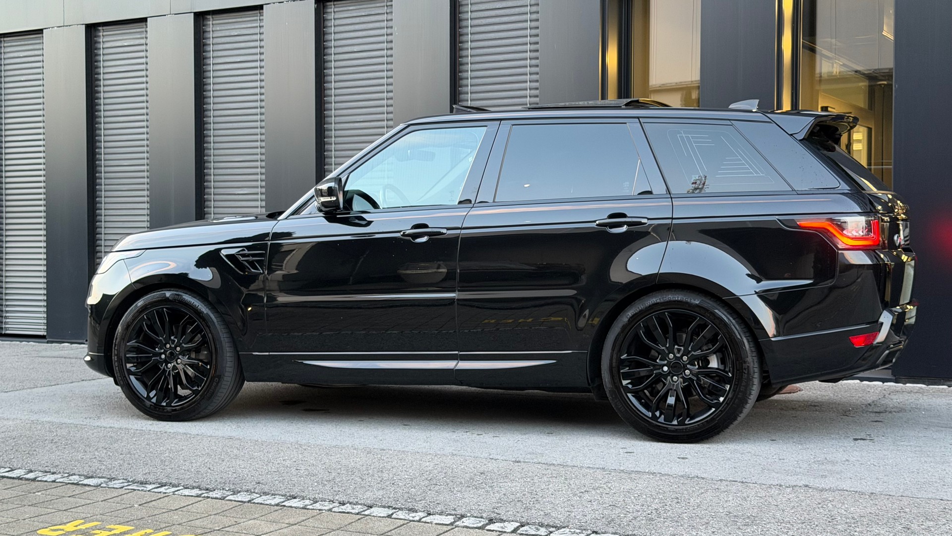 LAND ROVER Range Rover Sport 3.0 SDV6 HSE Dynamic Automatic-image-13