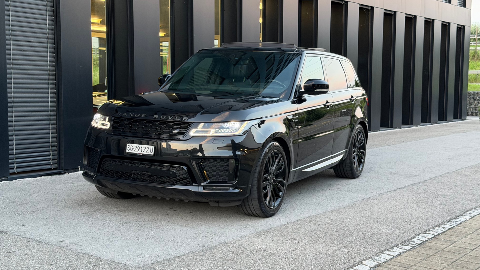 LAND ROVER Range Rover Sport 3.0 SDV6 HSE Dynamic Automatic-image-15