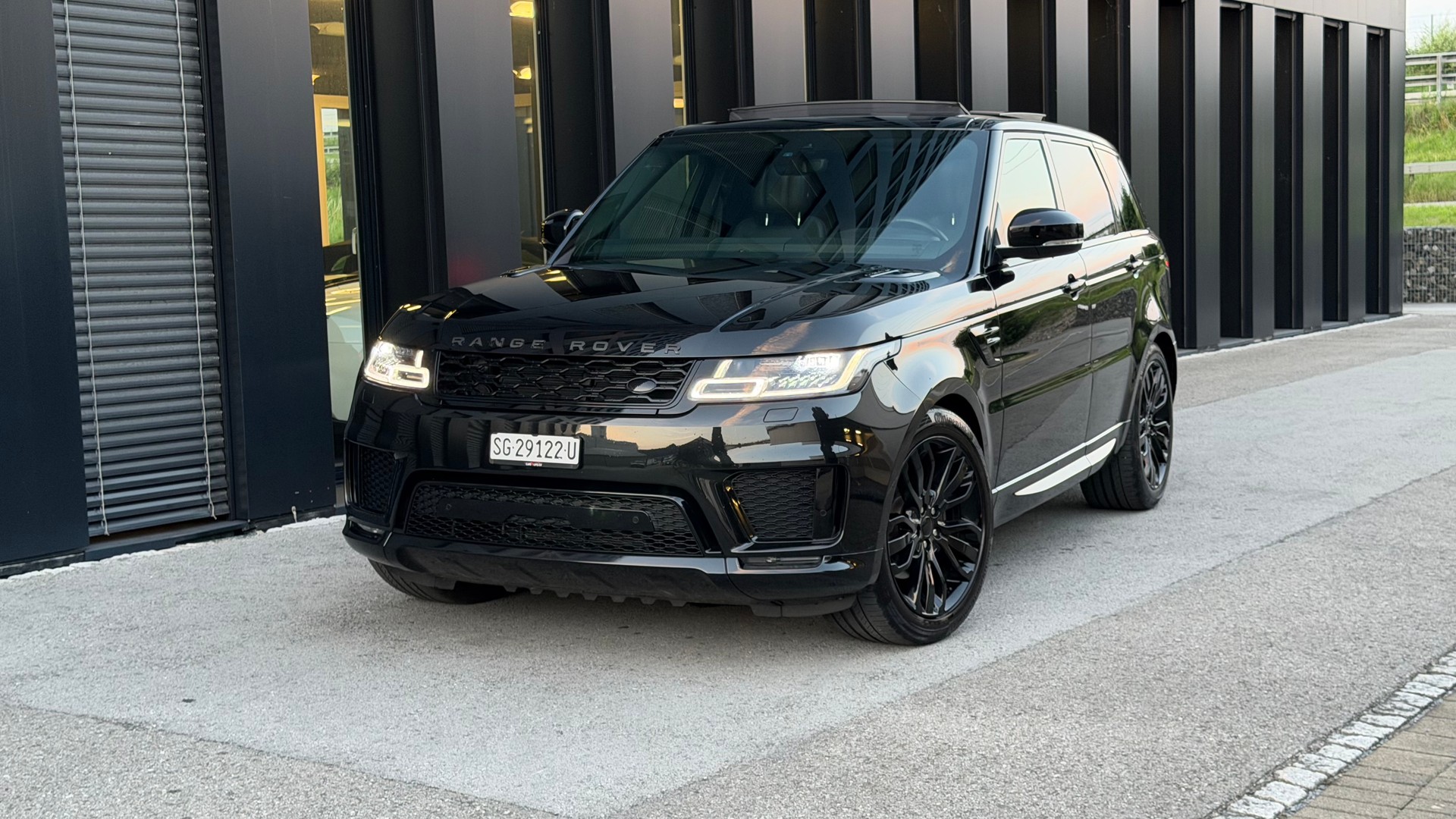 LAND ROVER Range Rover Sport 3.0 SDV6 HSE Dynamic Automatic-image-17