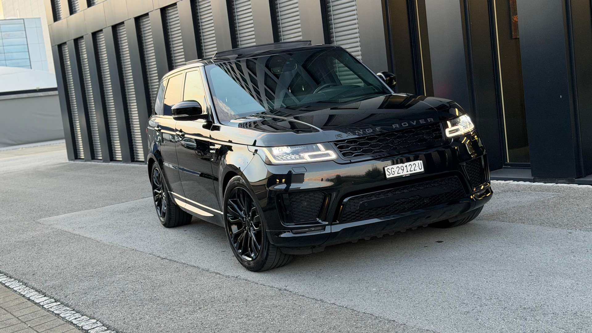 LAND ROVER Range Rover Sport 3.0 SDV6 HSE Dynamic Automatic-image-12
