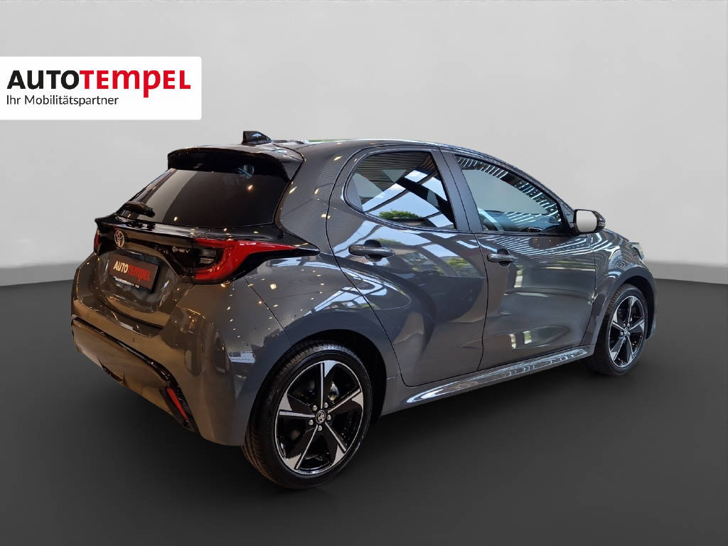 TOYOTA Yaris 1.5 VVT-i HSD Premium 47408/000-image-3
