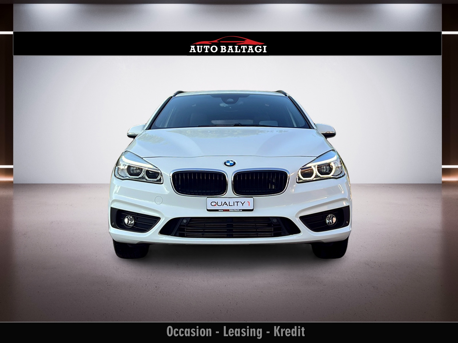 BMW 220i Gran Tourer Steptronic-image-12