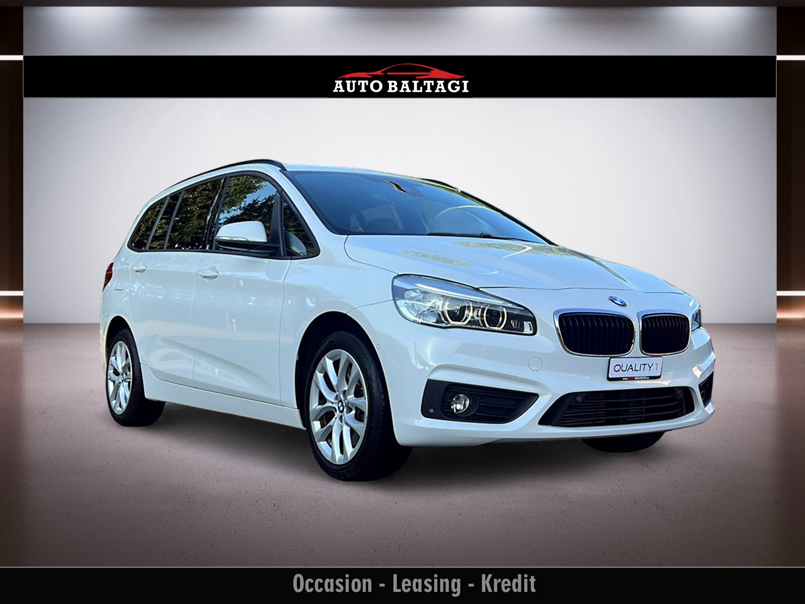 BMW 220i Gran Tourer Steptronic-image-0