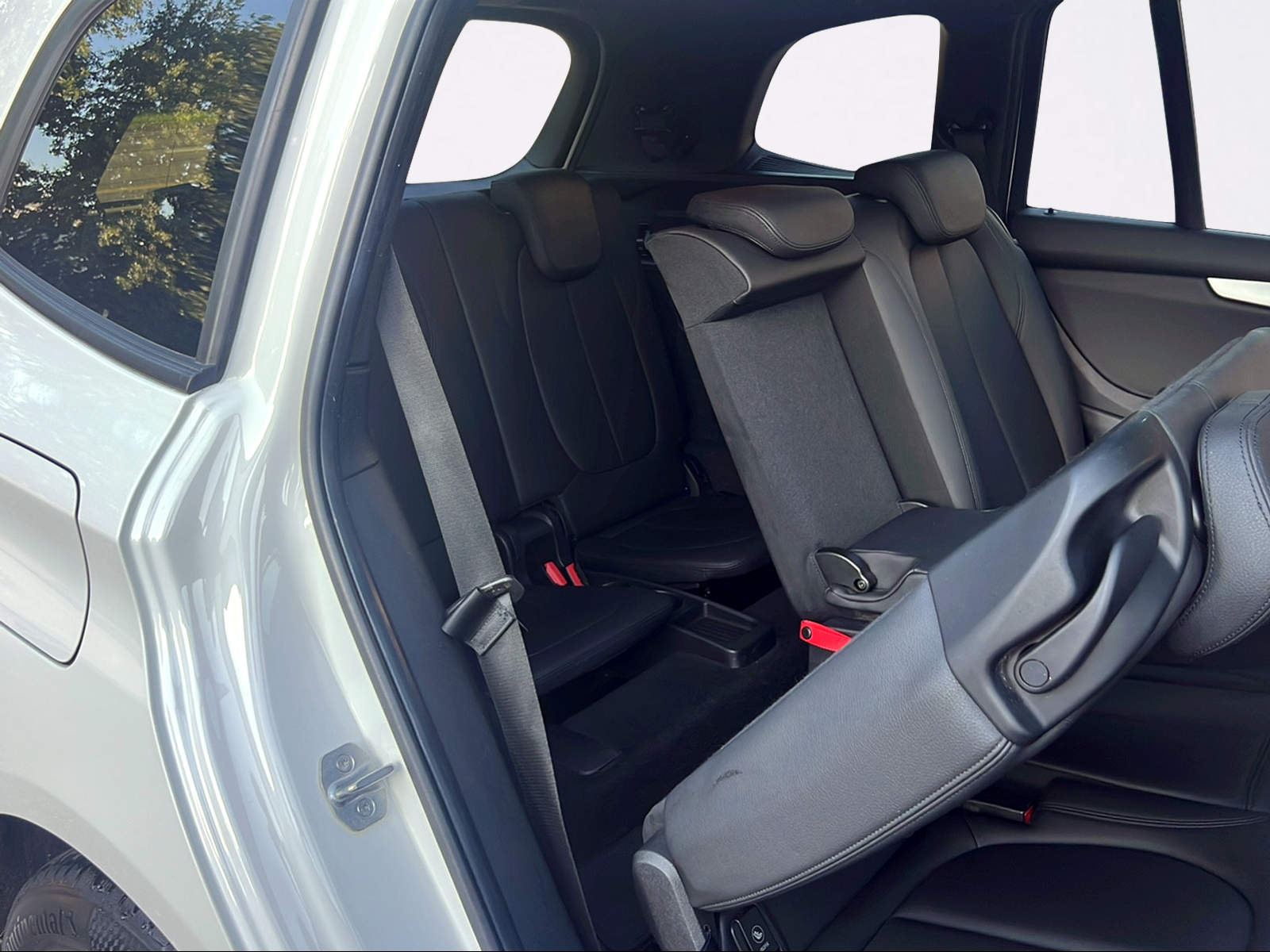 BMW 220i Gran Tourer Steptronic-image-10