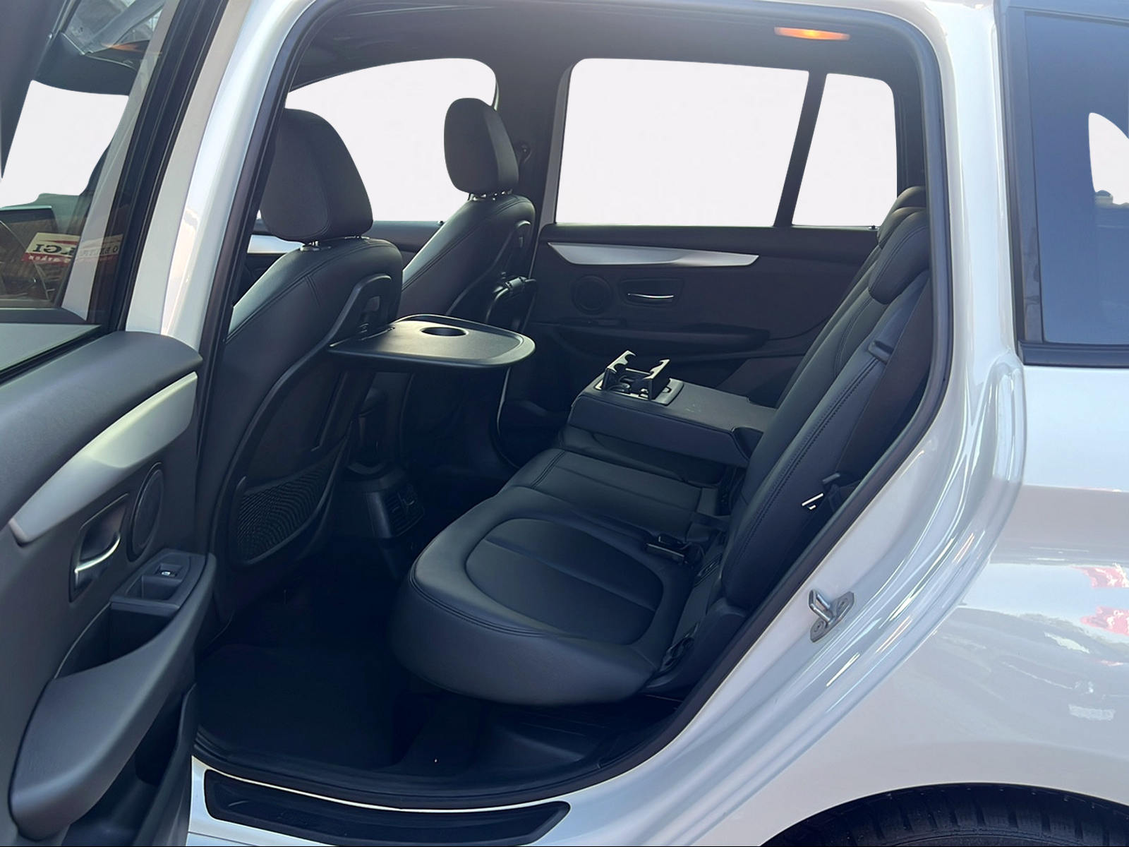 BMW 220i Gran Tourer Steptronic-image-8