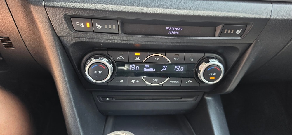 MAZDA 3 2.2 16V CD Ambition-image-21