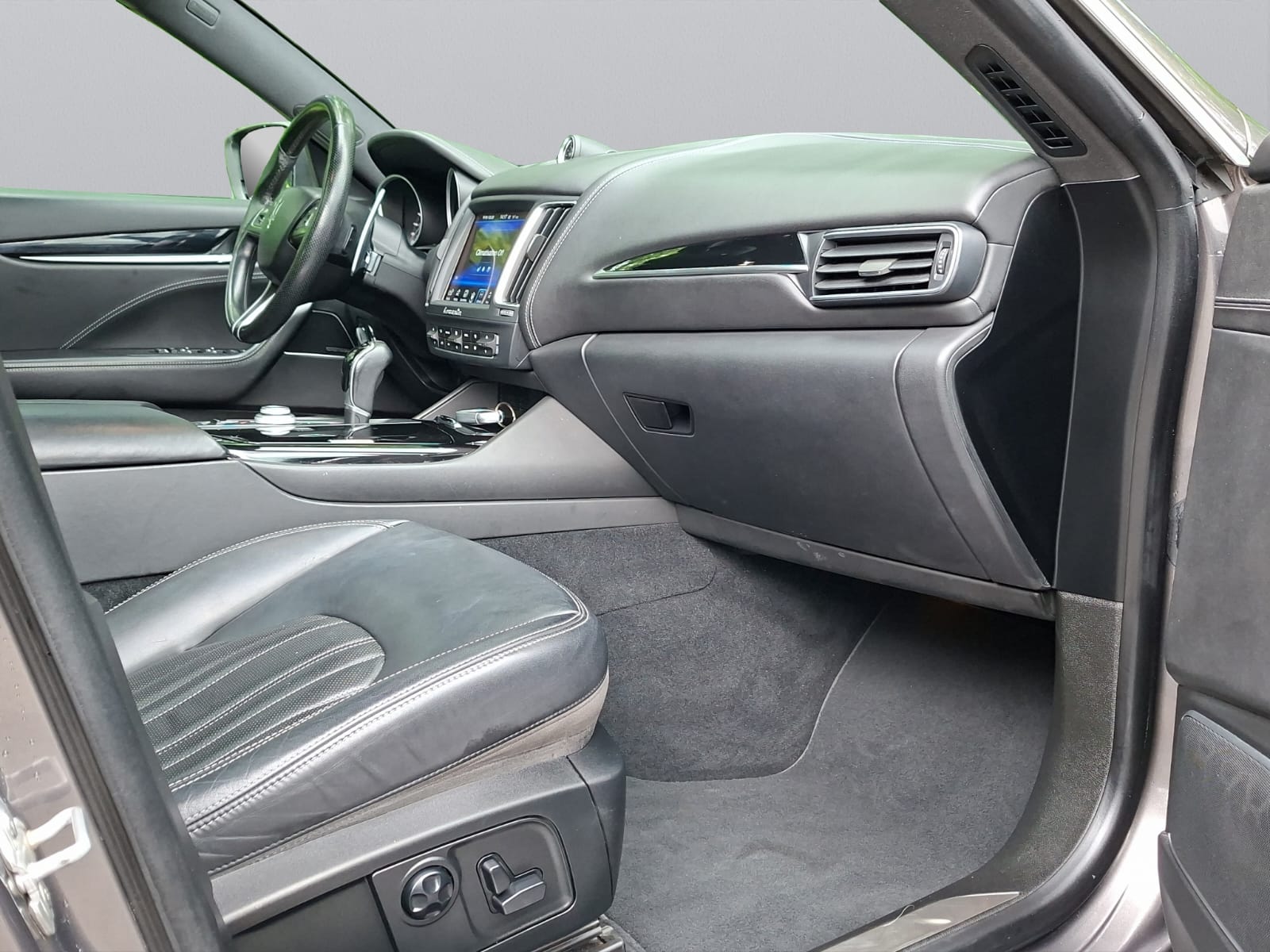 MASERATI Levante D 3.0 V6 Automatica-image-14
