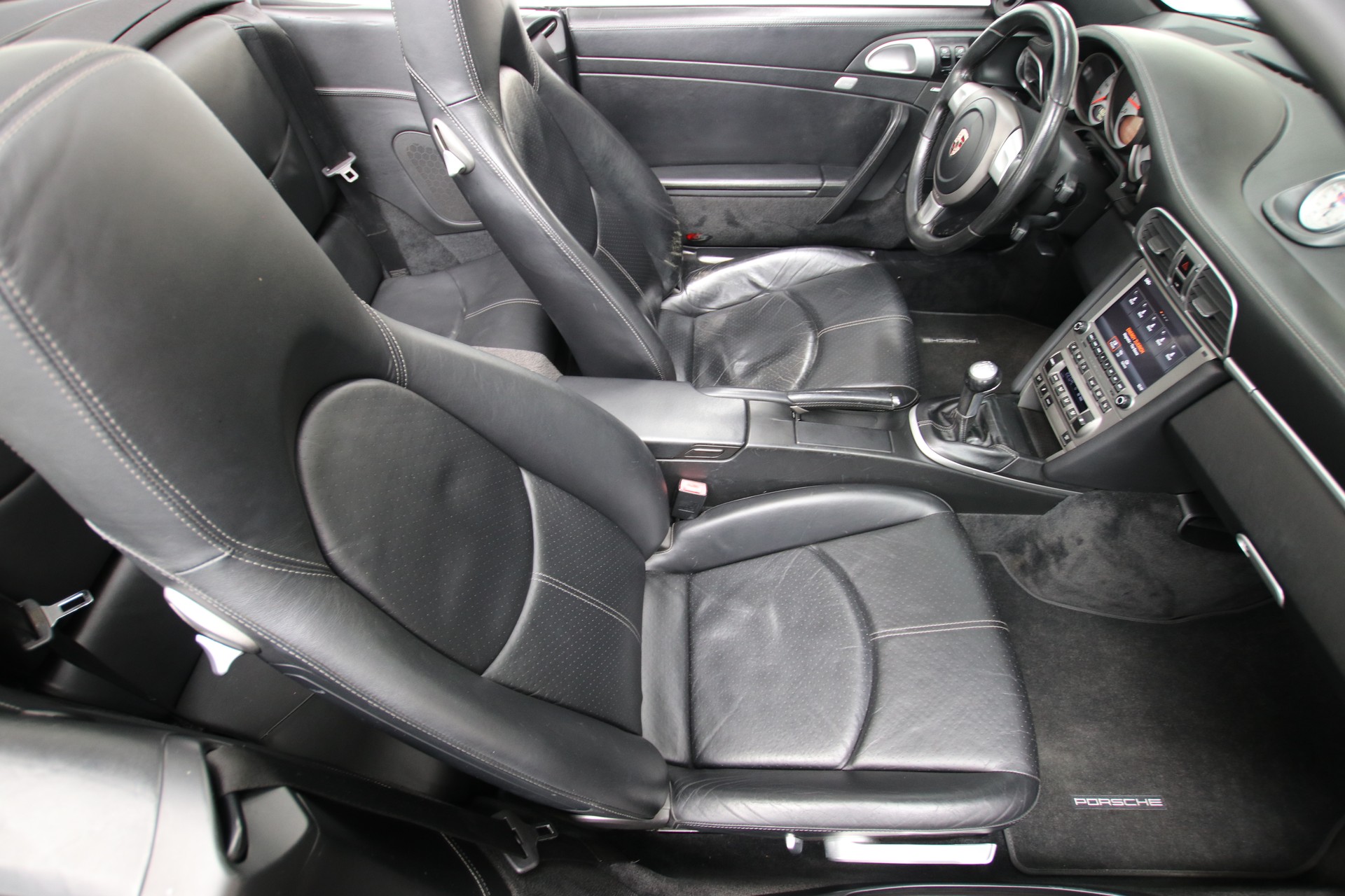 PORSCHE 911 Cabrio Carrera S-image-18