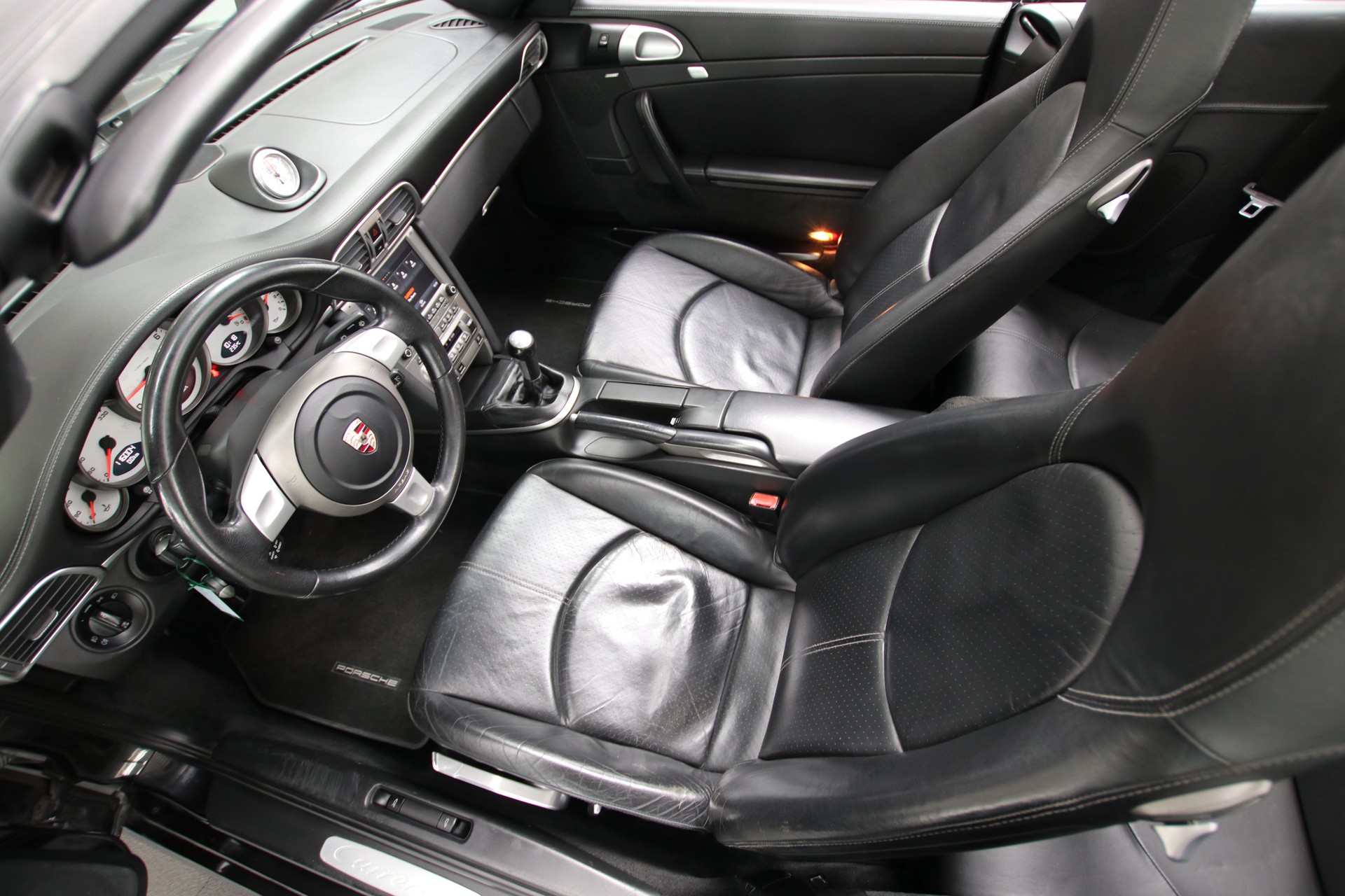 PORSCHE 911 Cabrio Carrera S-image-16