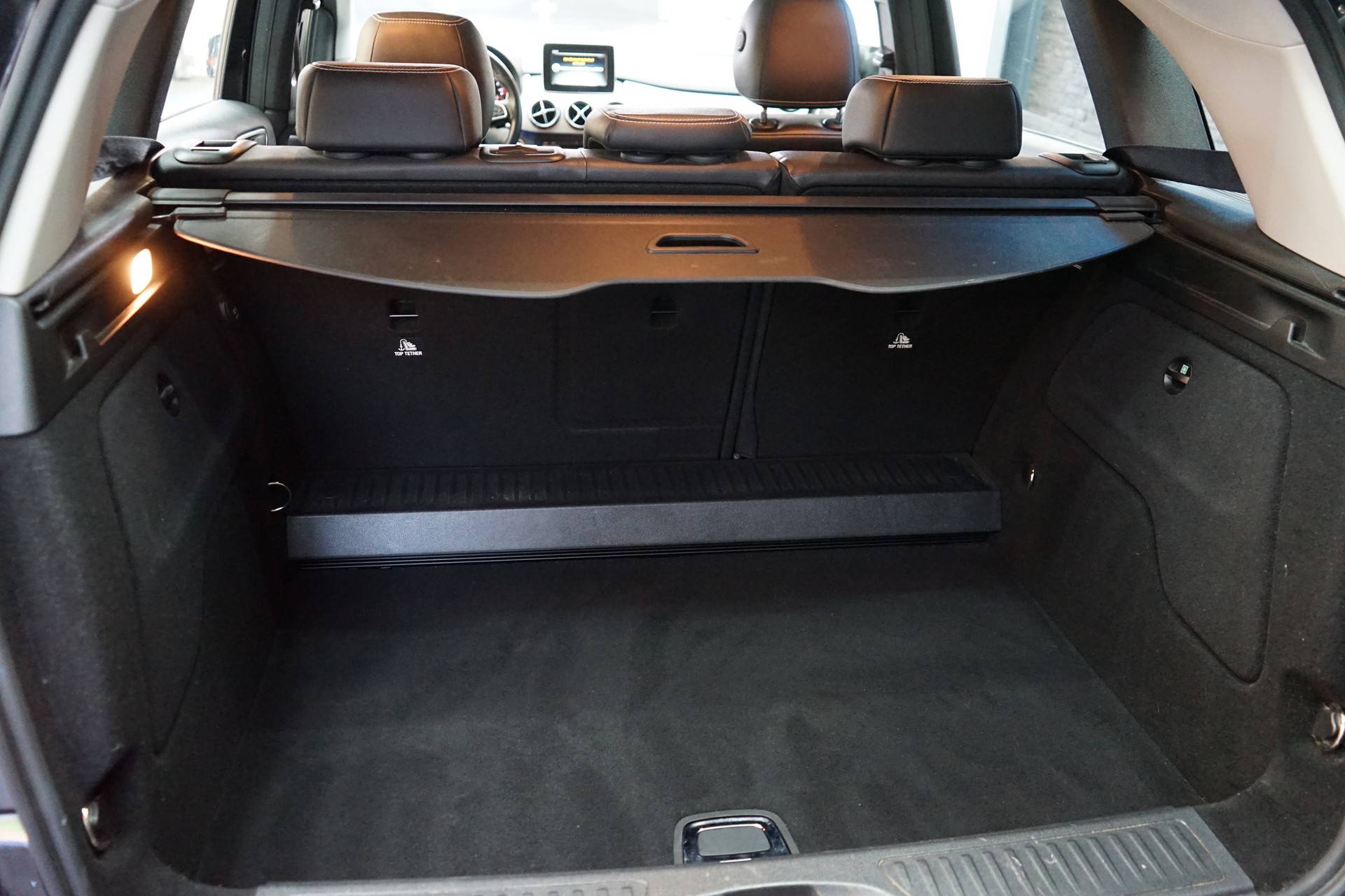 MERCEDES-BENZ B 220 CDI Style 4Matic 7G-DCT-image-19