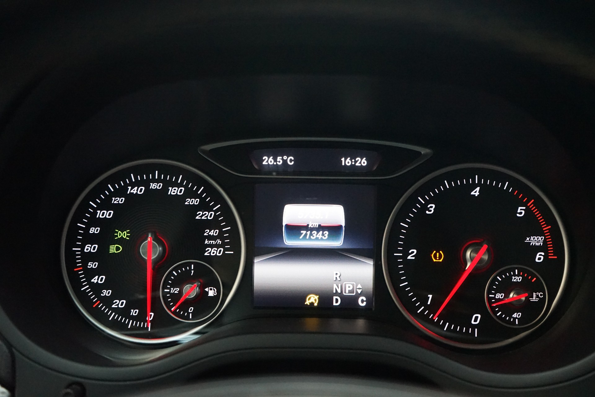 MERCEDES-BENZ B 220 CDI Style 4Matic 7G-DCT-image-10