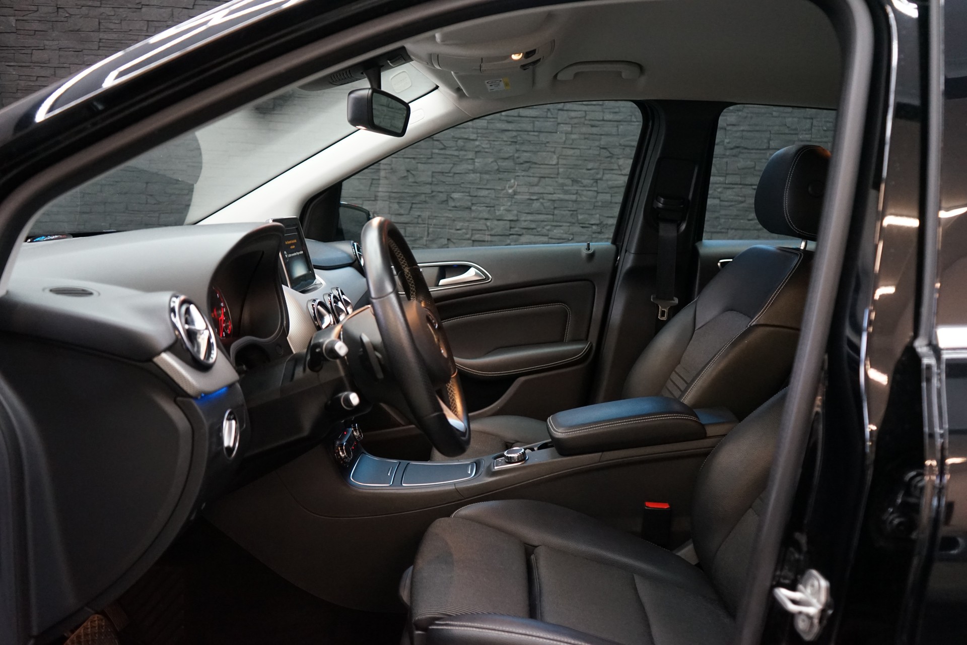 MERCEDES-BENZ B 220 CDI Style 4Matic 7G-DCT-image-3
