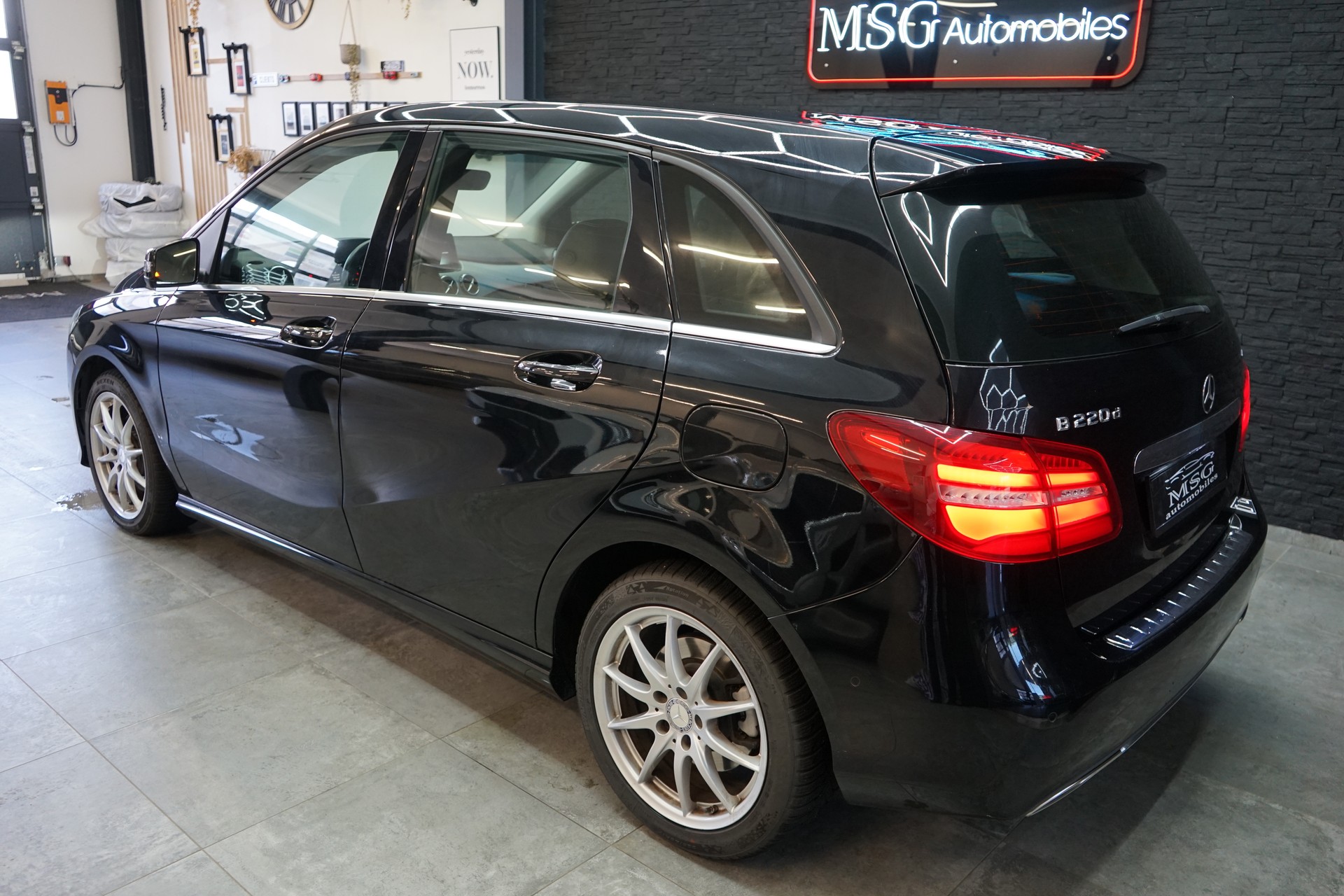 MERCEDES-BENZ B 220 CDI Style 4Matic 7G-DCT-image-2