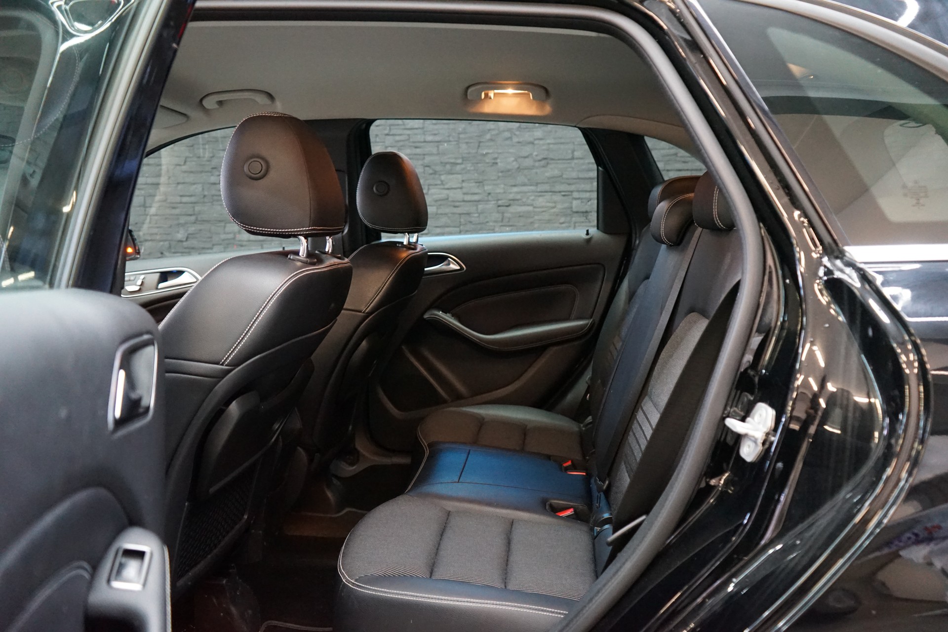 MERCEDES-BENZ B 220 CDI Style 4Matic 7G-DCT-image-4