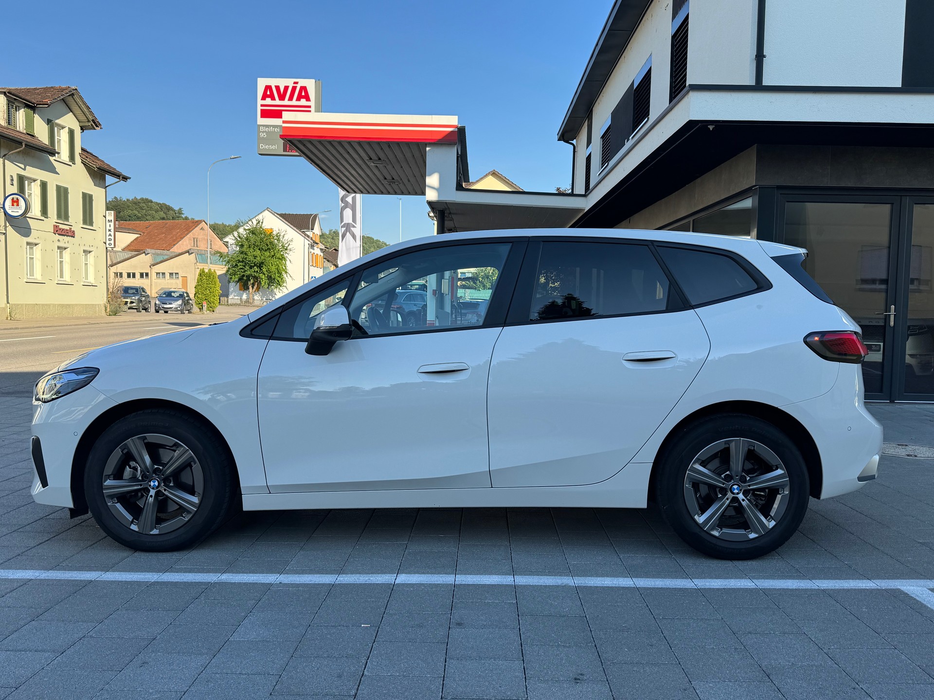 BMW 218i Active Tourer DKG-image-1