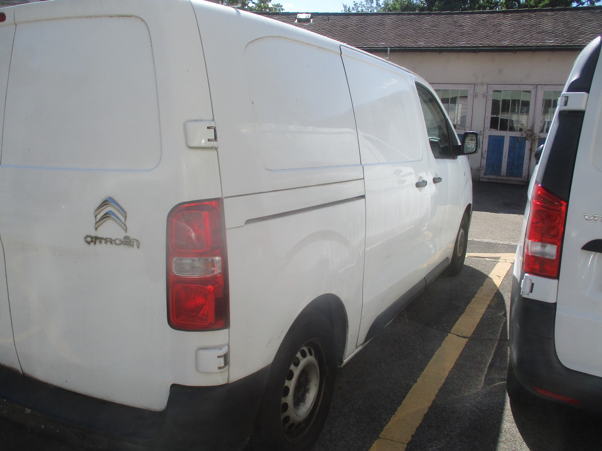 CITROEN Jumpy 1.6 BlueHDi 95 M Komfort-image-5