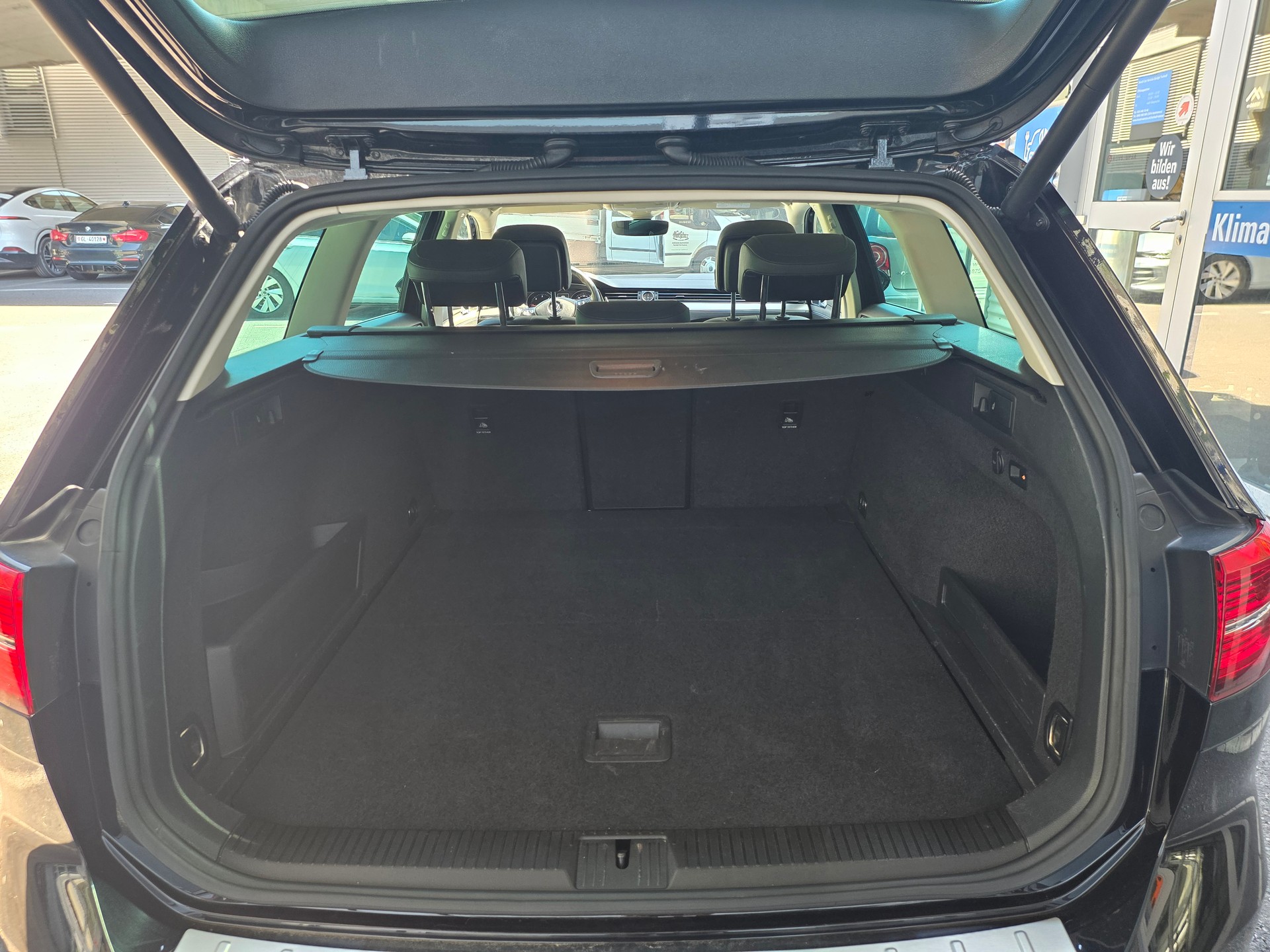 VW Passat Variant 2.0 TDI BMT High. DSG 4Motion-image-5