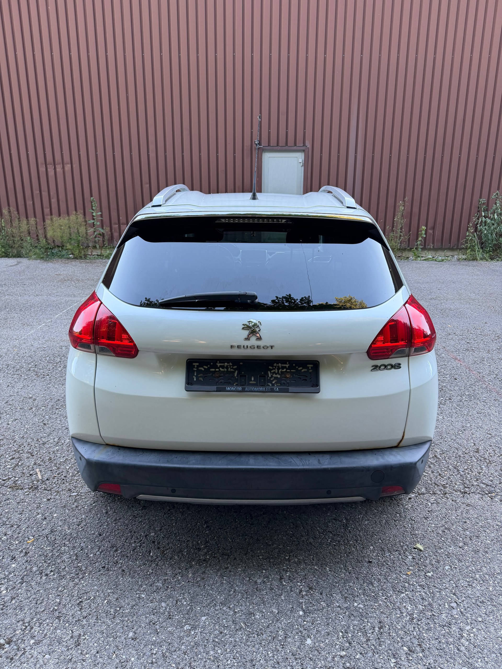 PEUGEOT 2008 1.2 VTI Active-image-6