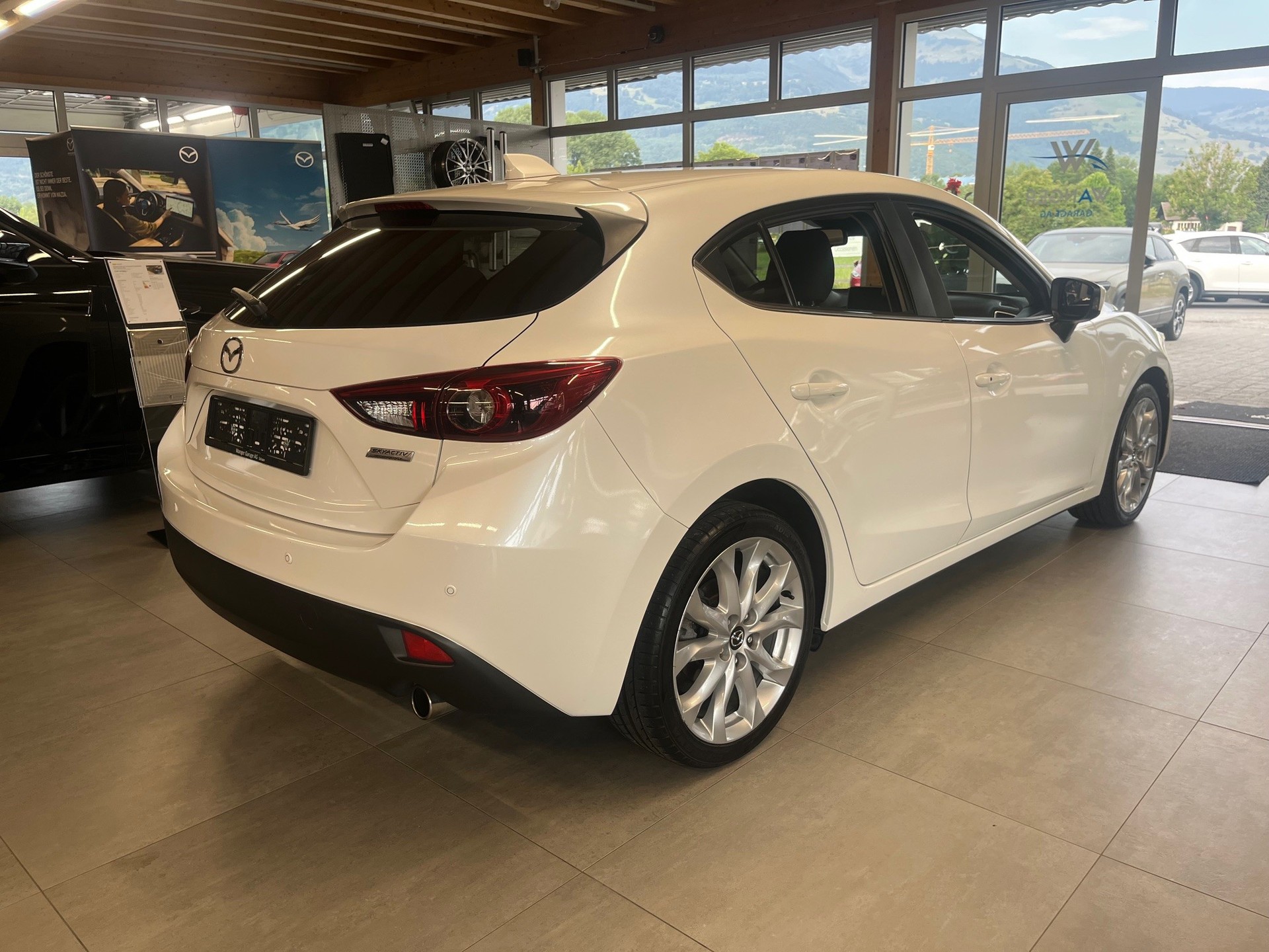 MAZDA 3 SKYACTIV-G 165 Revolution-image-3