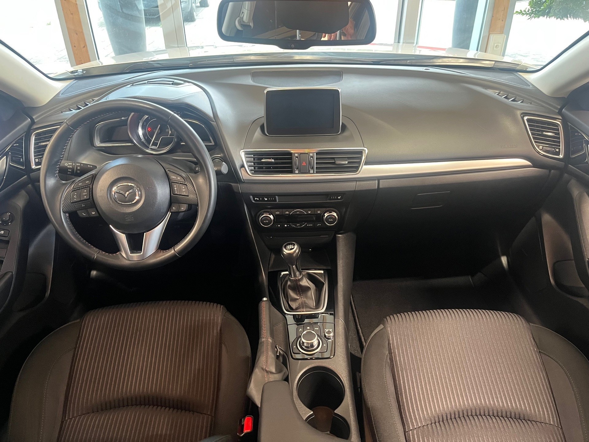 MAZDA 3 SKYACTIV-G 165 Revolution-image-9