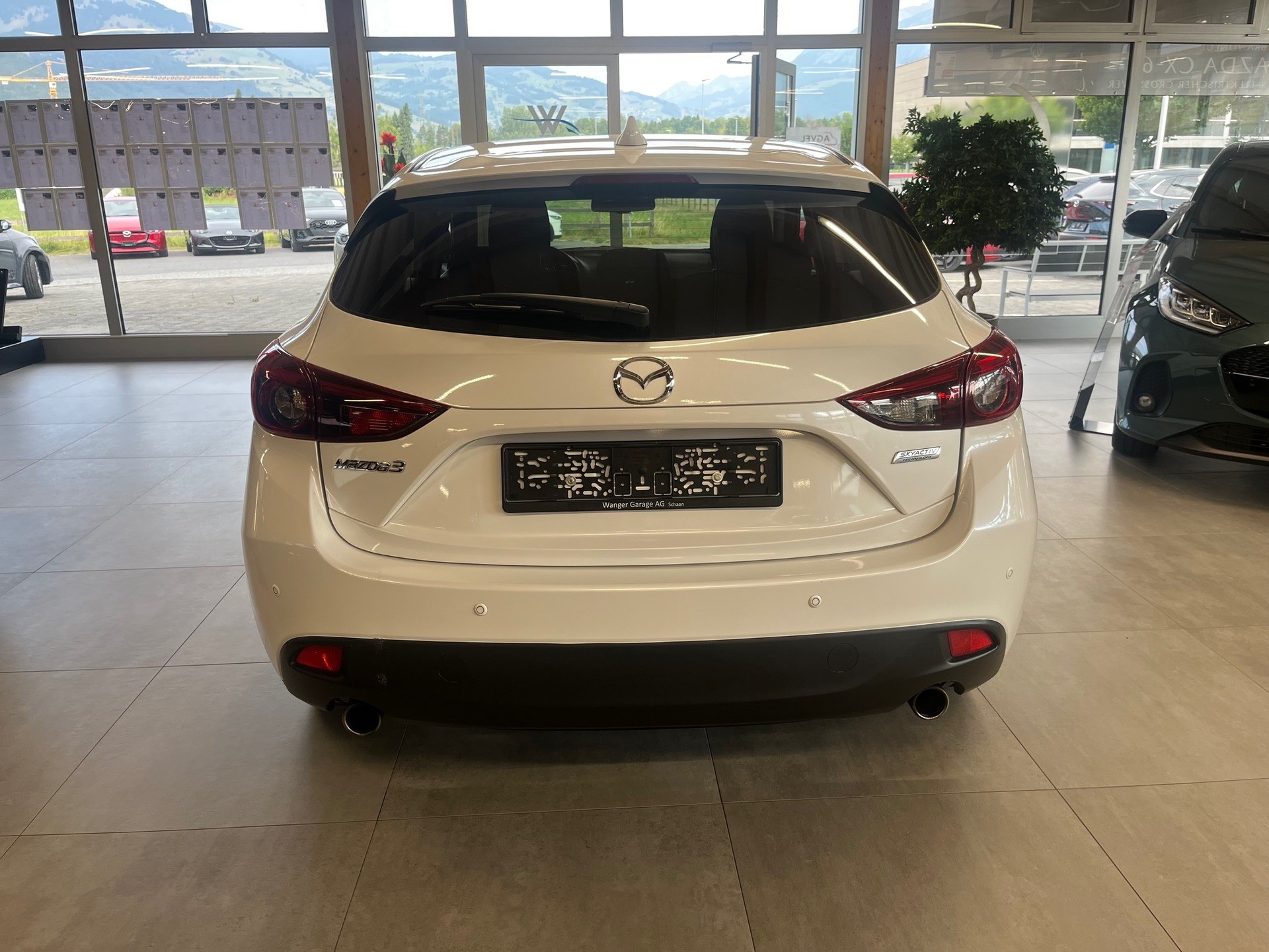 MAZDA 3 SKYACTIV-G 165 Revolution-image-4