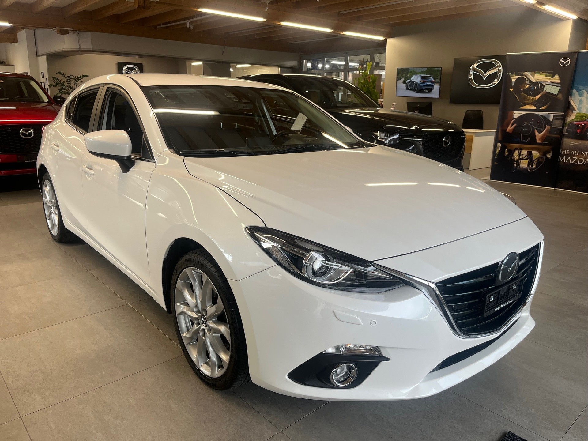MAZDA 3 SKYACTIV-G 165 Revolution-image-0