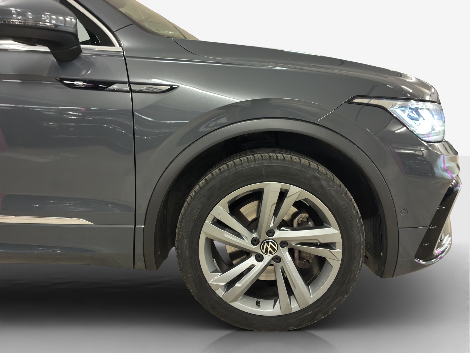 VW Tiguan 2.0TSI R-Line 4Motion DSG-image-13