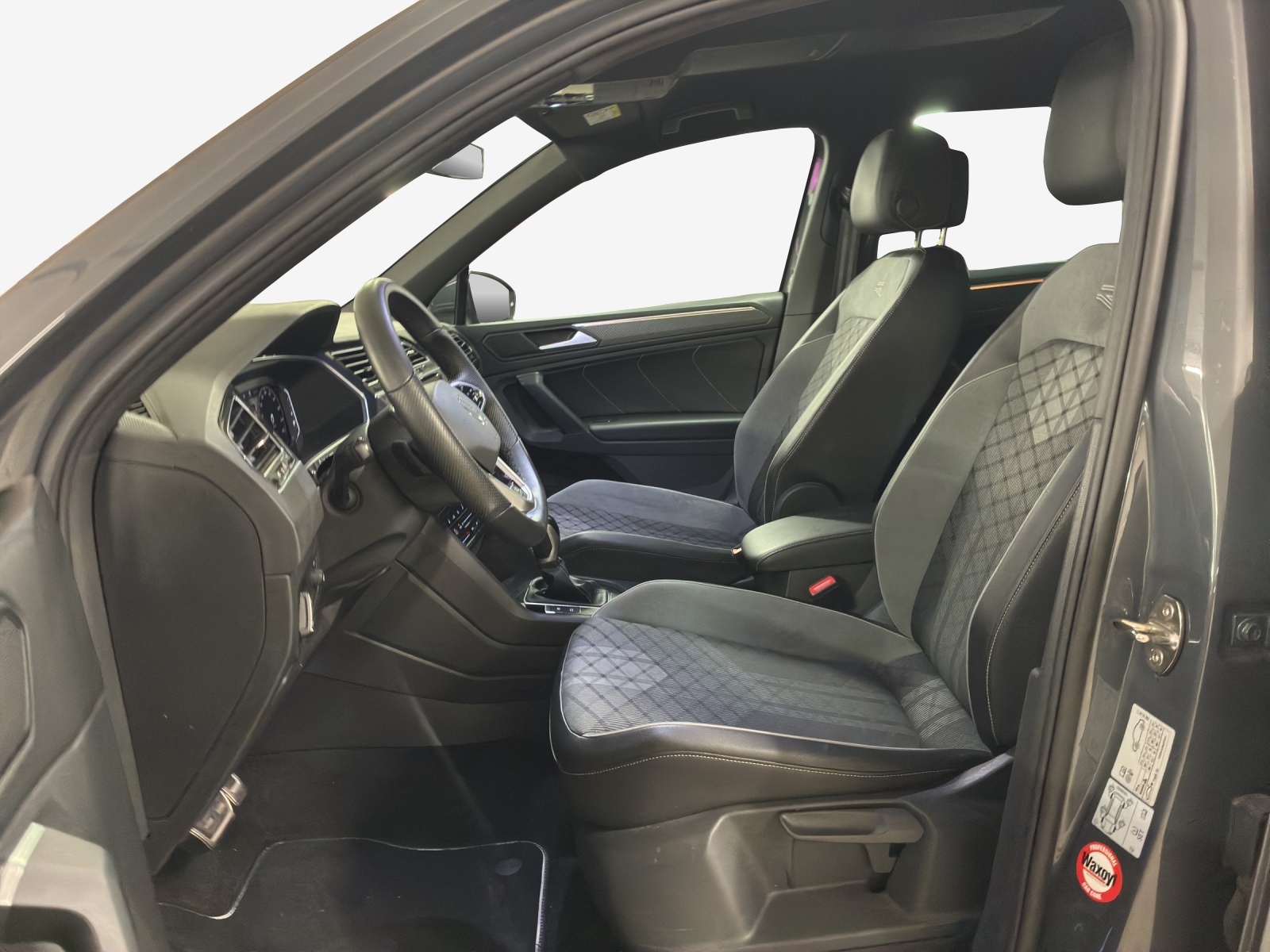 VW Tiguan 2.0TSI R-Line 4Motion DSG-image-7