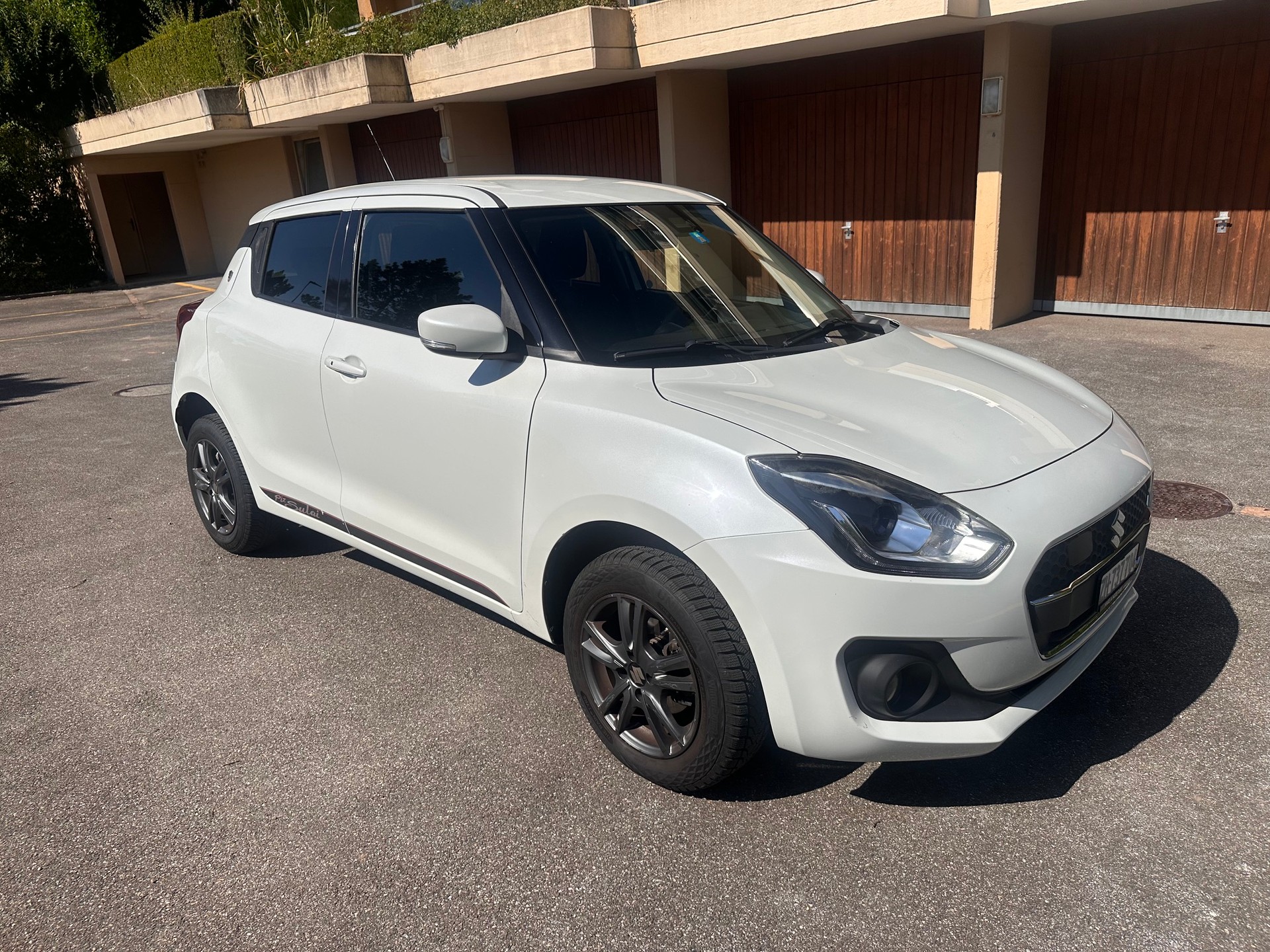 SUZUKI 1.2 Compact Top Hybrid 4x4-image-0