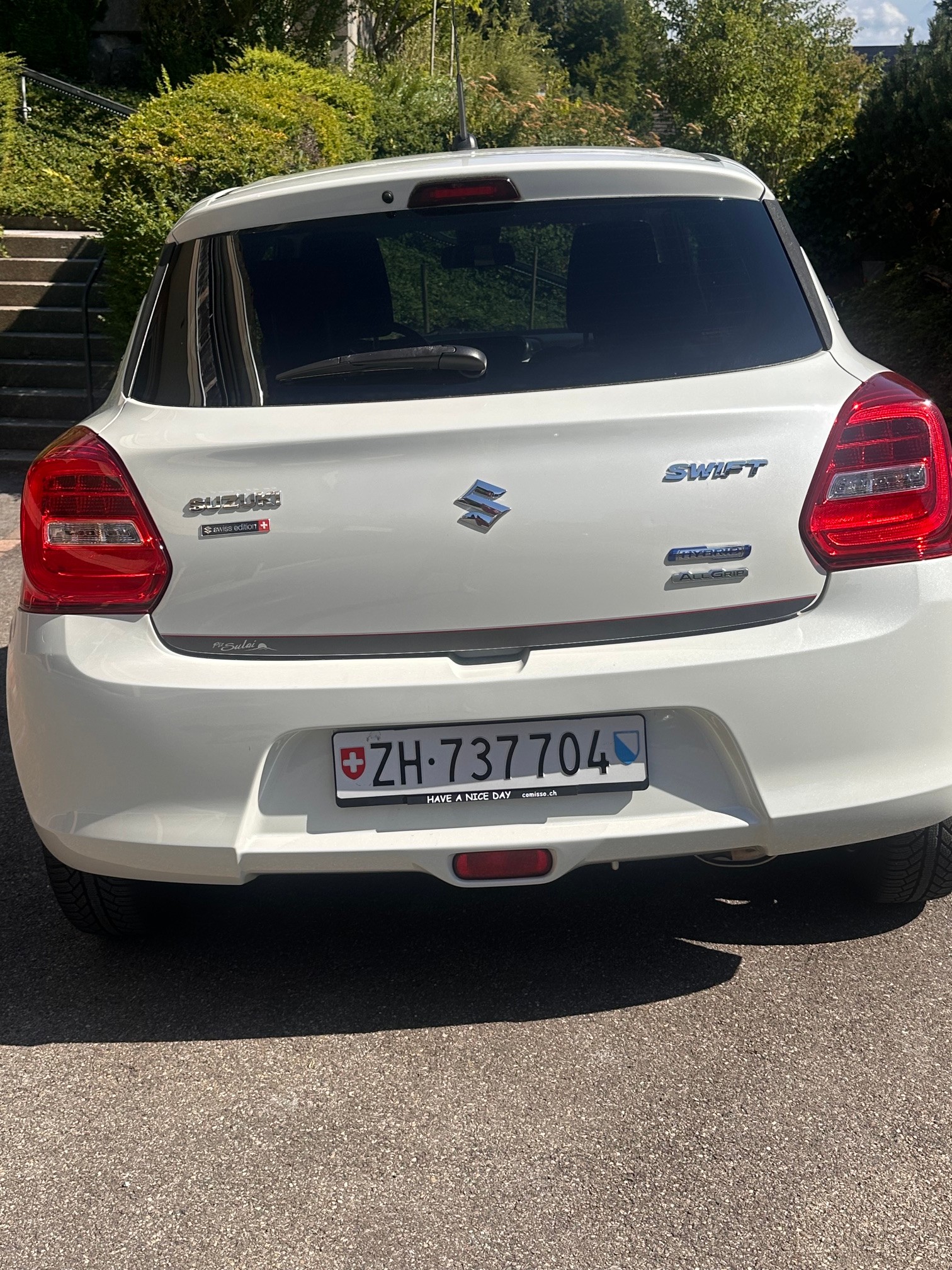 SUZUKI 1.2 Compact Top Hybrid 4x4-image-3