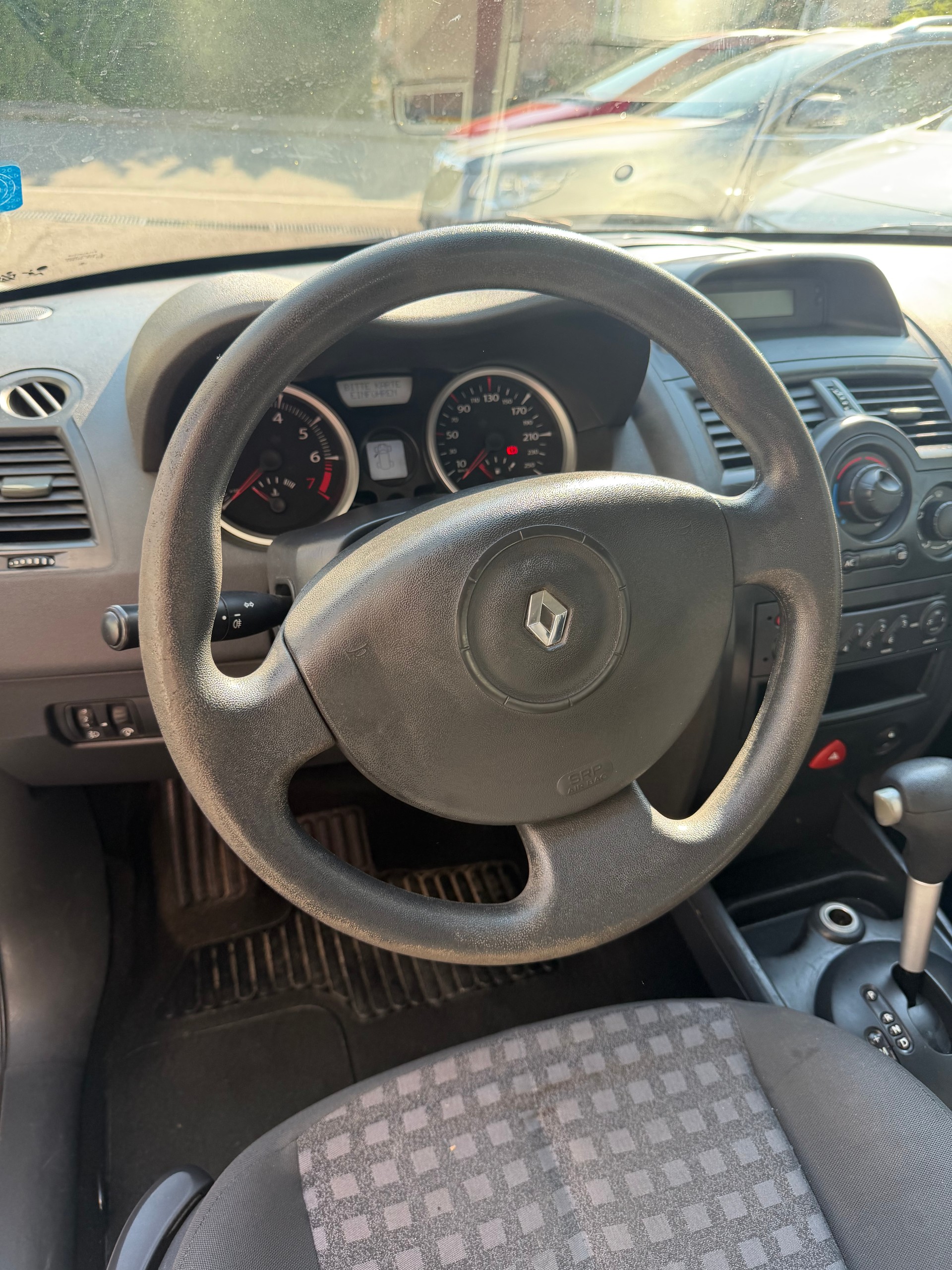 RENAULT Mégane Break 1.6 16V Business Automatic-image-4