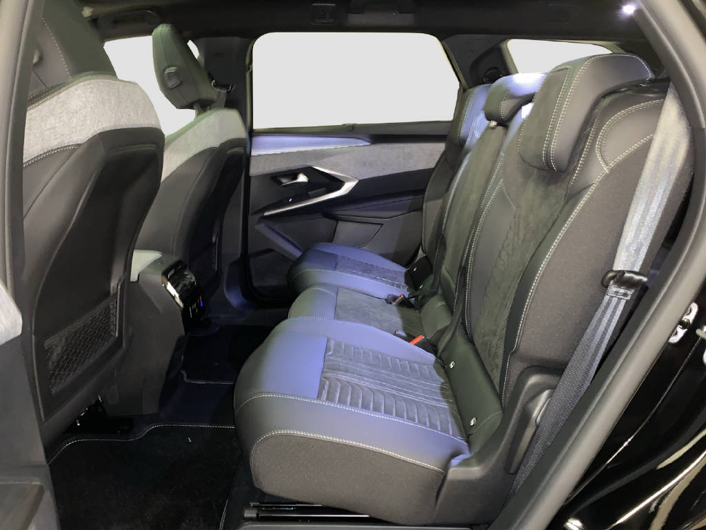 PEUGEOT 5008 1.6 PHEV 225 GT-image-12