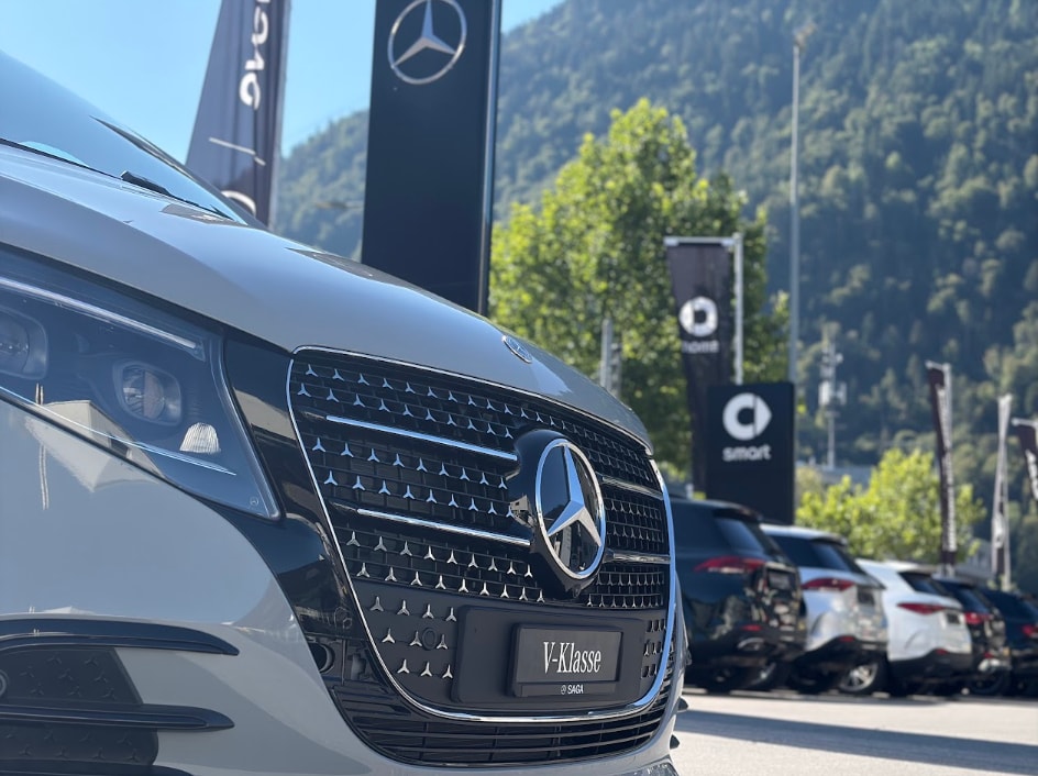 MERCEDES-BENZ V 300 d Exclusive L SWISS EDITION 4MATIC-image-3