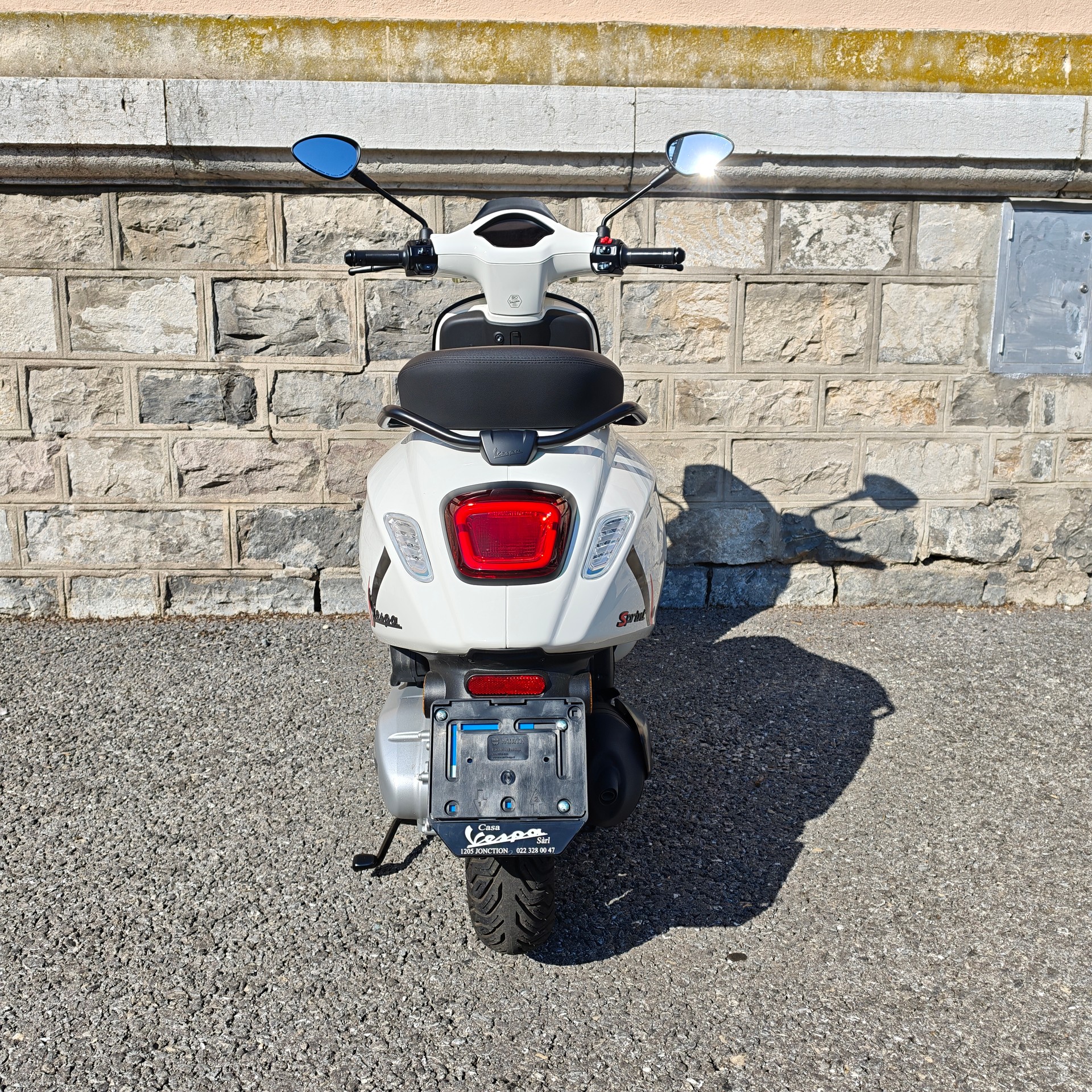 PIAGGIO-showroom-element-3